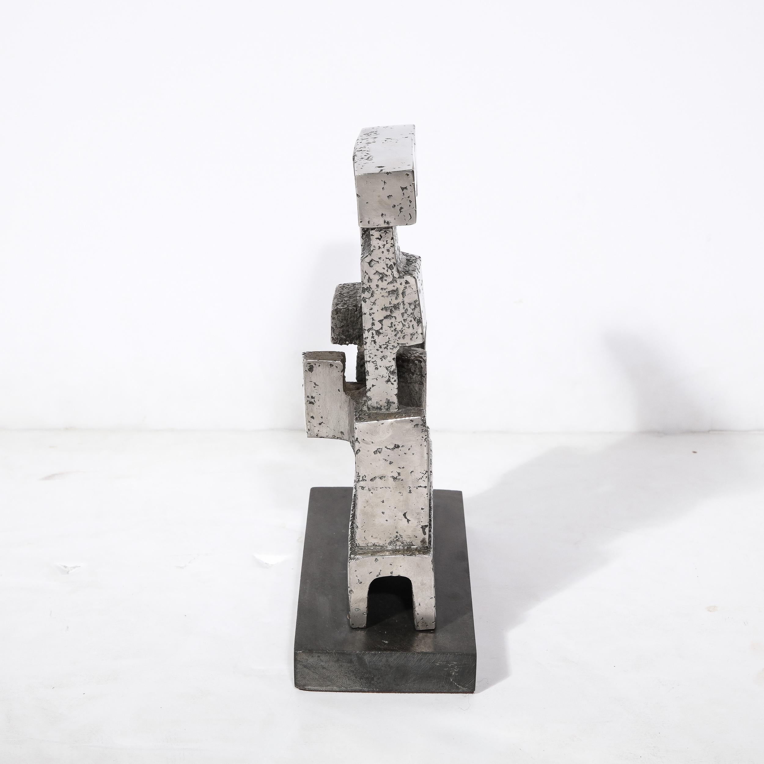 Sculpture géométrique brutaliste et moderniste en acier inoxydable moulé signée Paul Mount  en vente 4