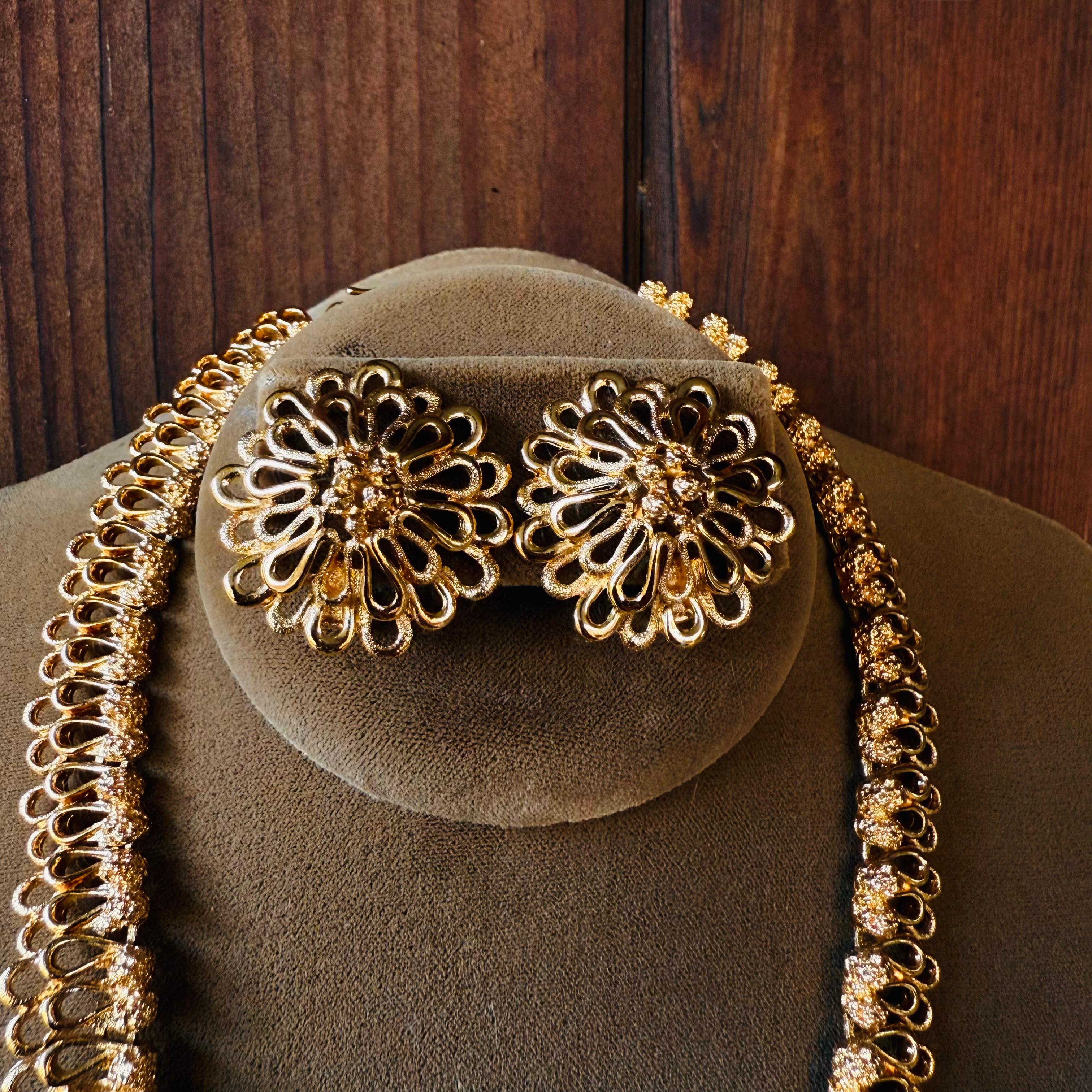 da uomo o donna Set collana e orecchini Monet brutalista in vendita