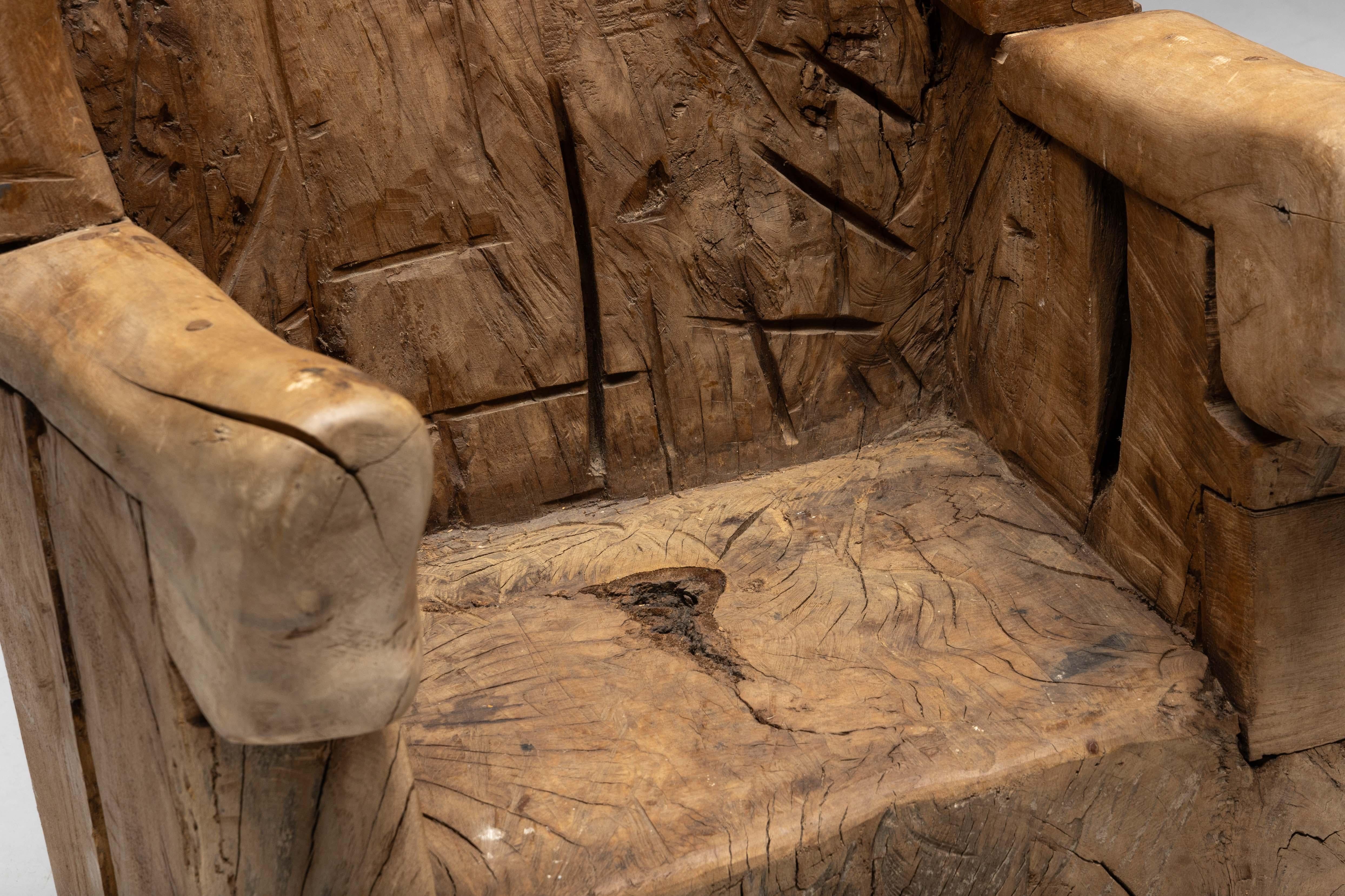 Silla de Trono Monoxilita Brutalista, Francia, Siglo XIX en venta 5
