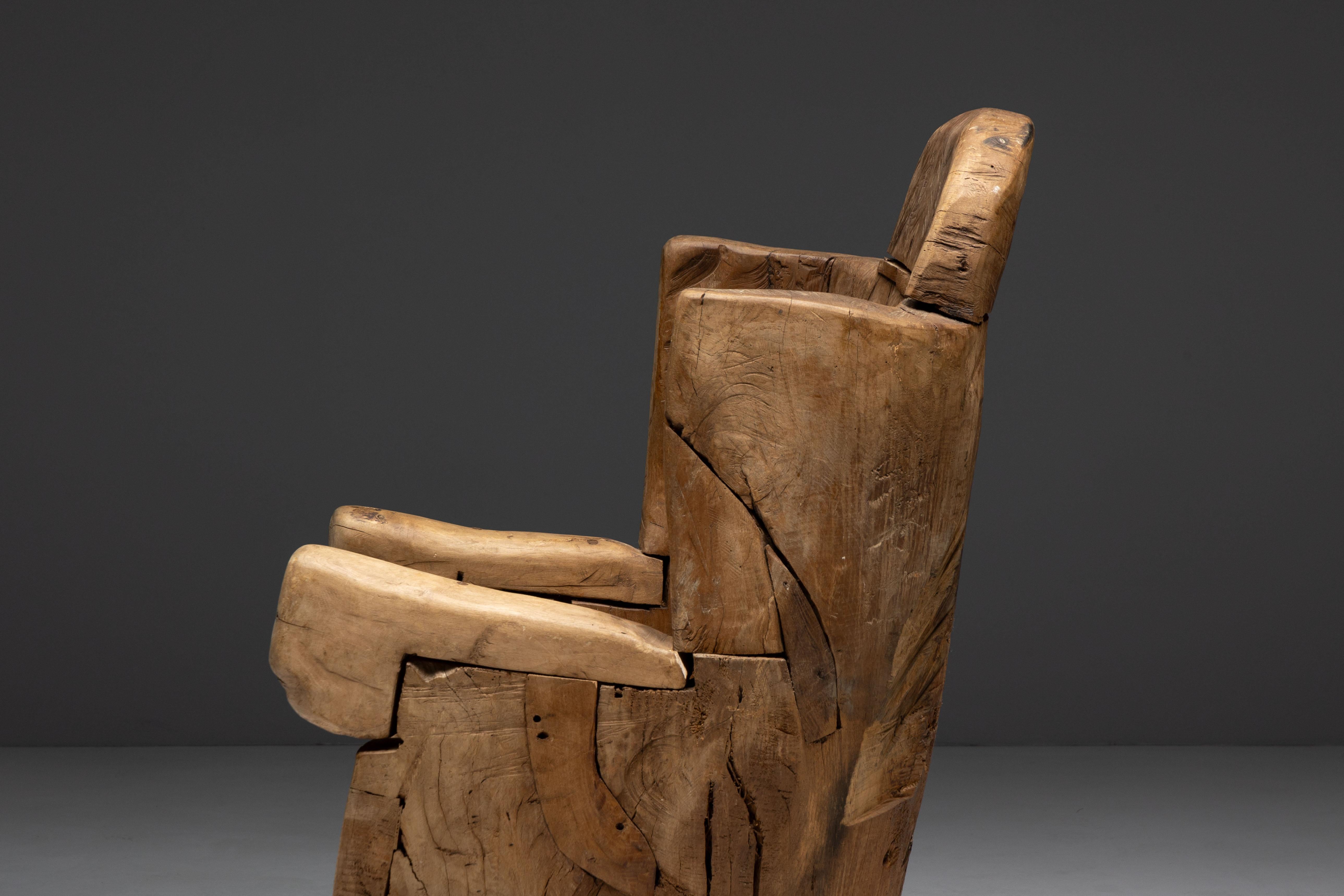 Silla de Trono Monoxilita Brutalista, Francia, Siglo XIX en venta 8