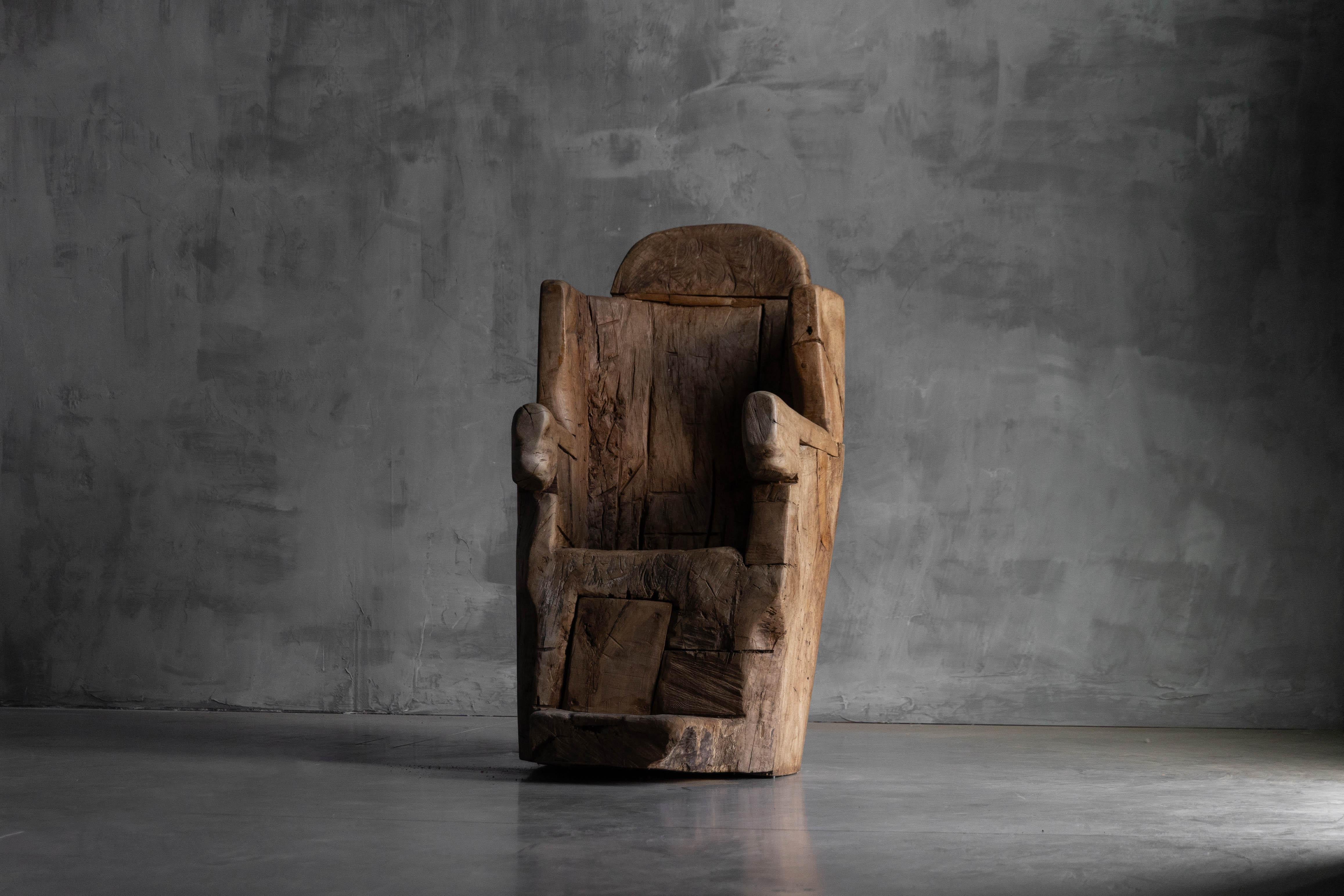 Silla de Trono Monoxilita Brutalista, Francia, Siglo XIX siglo XIX en venta