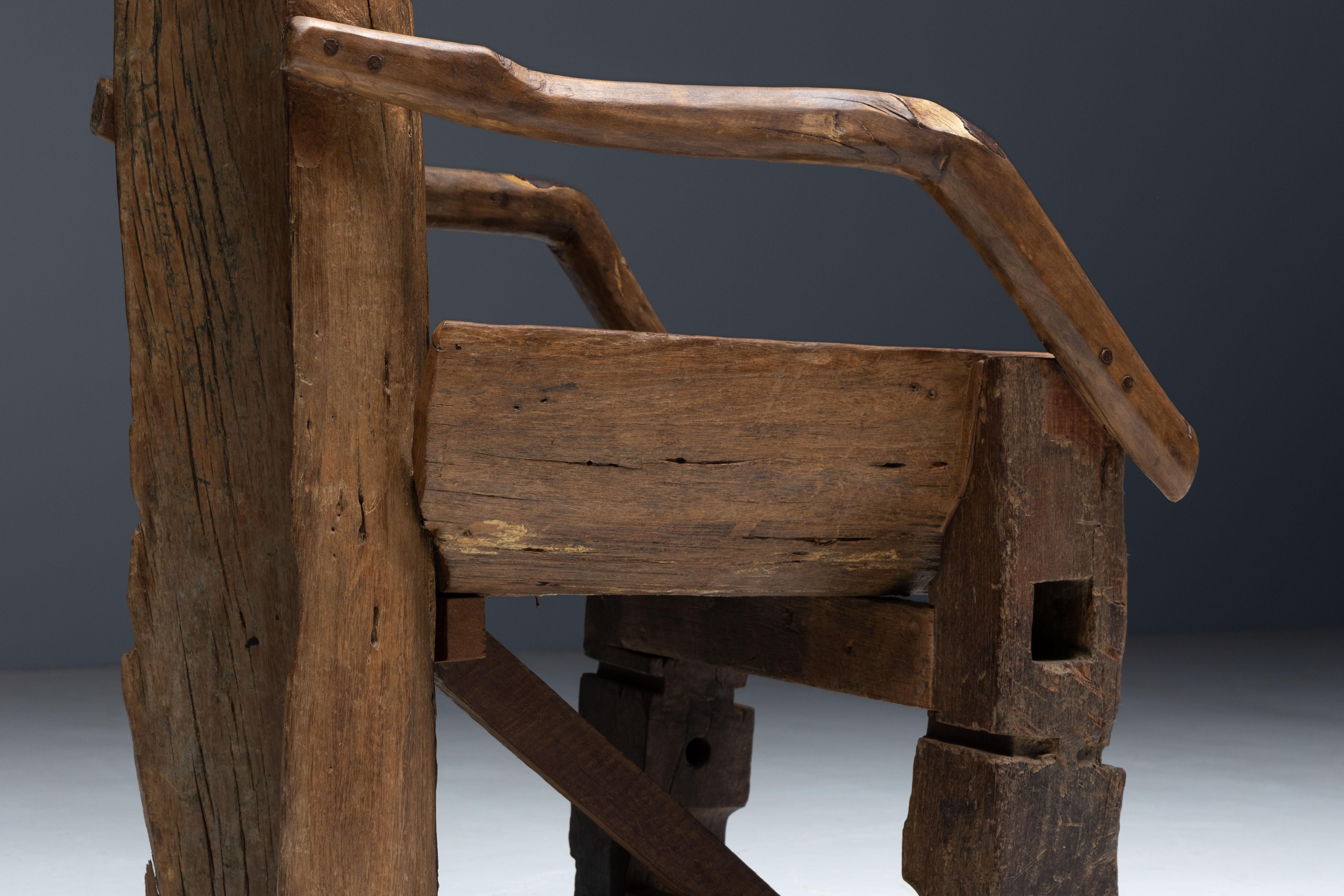 Silla de Trono Monoxilita Brutalista, Francia, Siglo XIX en venta 1