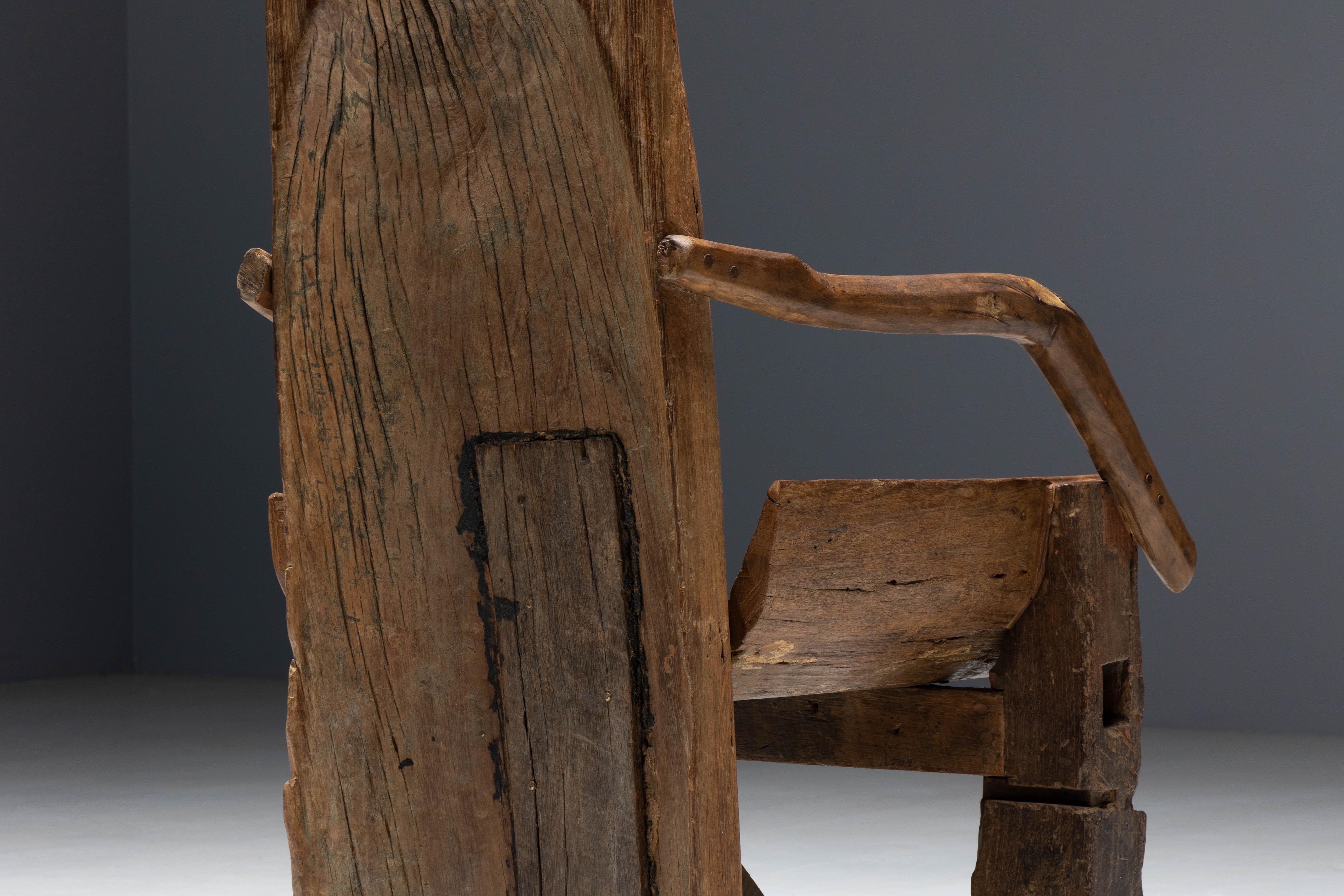 Silla de Trono Monoxilita Brutalista, Francia, Siglo XIX en venta 2
