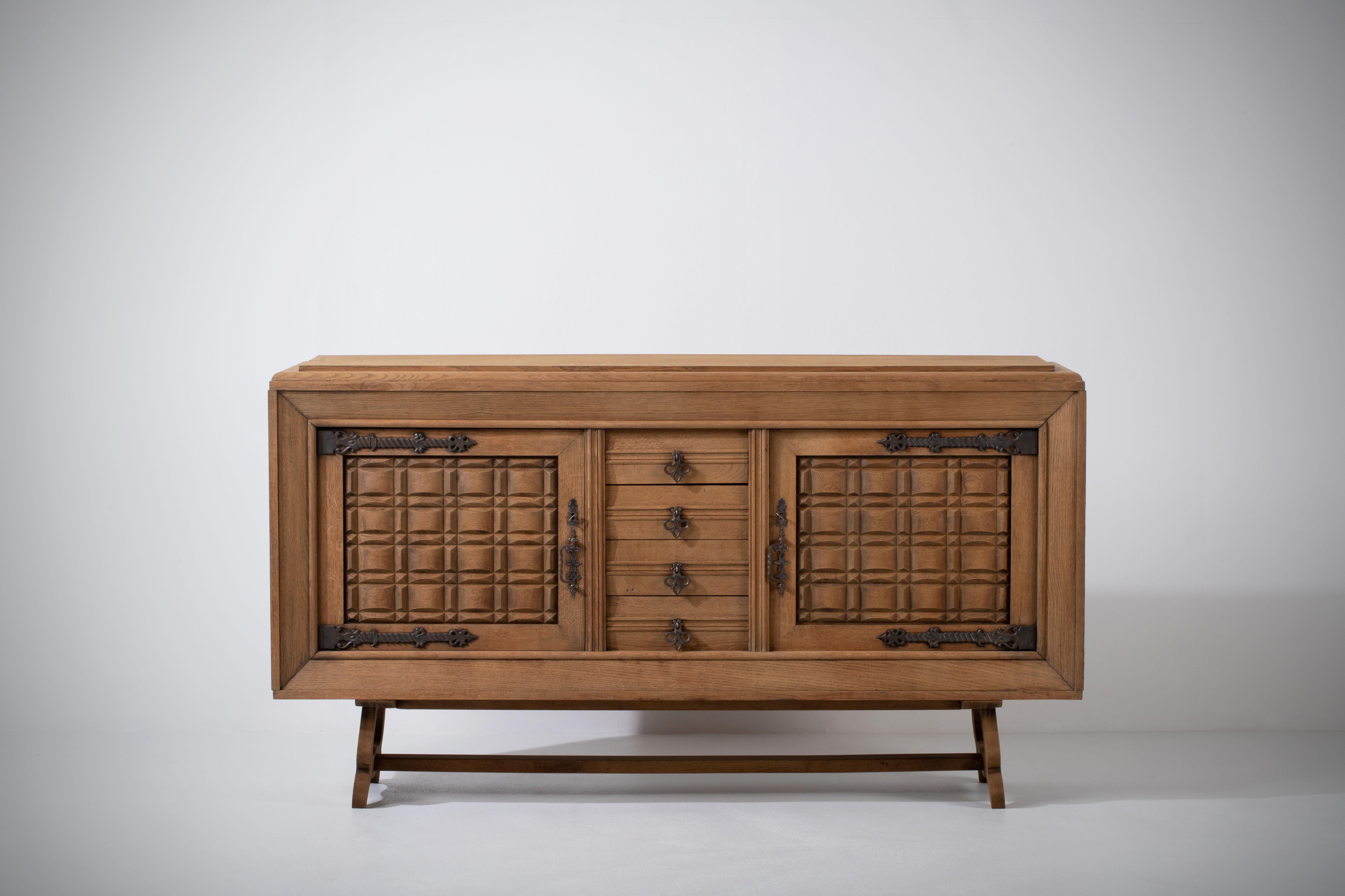 Brutalist Natural Oak Sideboard, France, 1940 For Sale 5