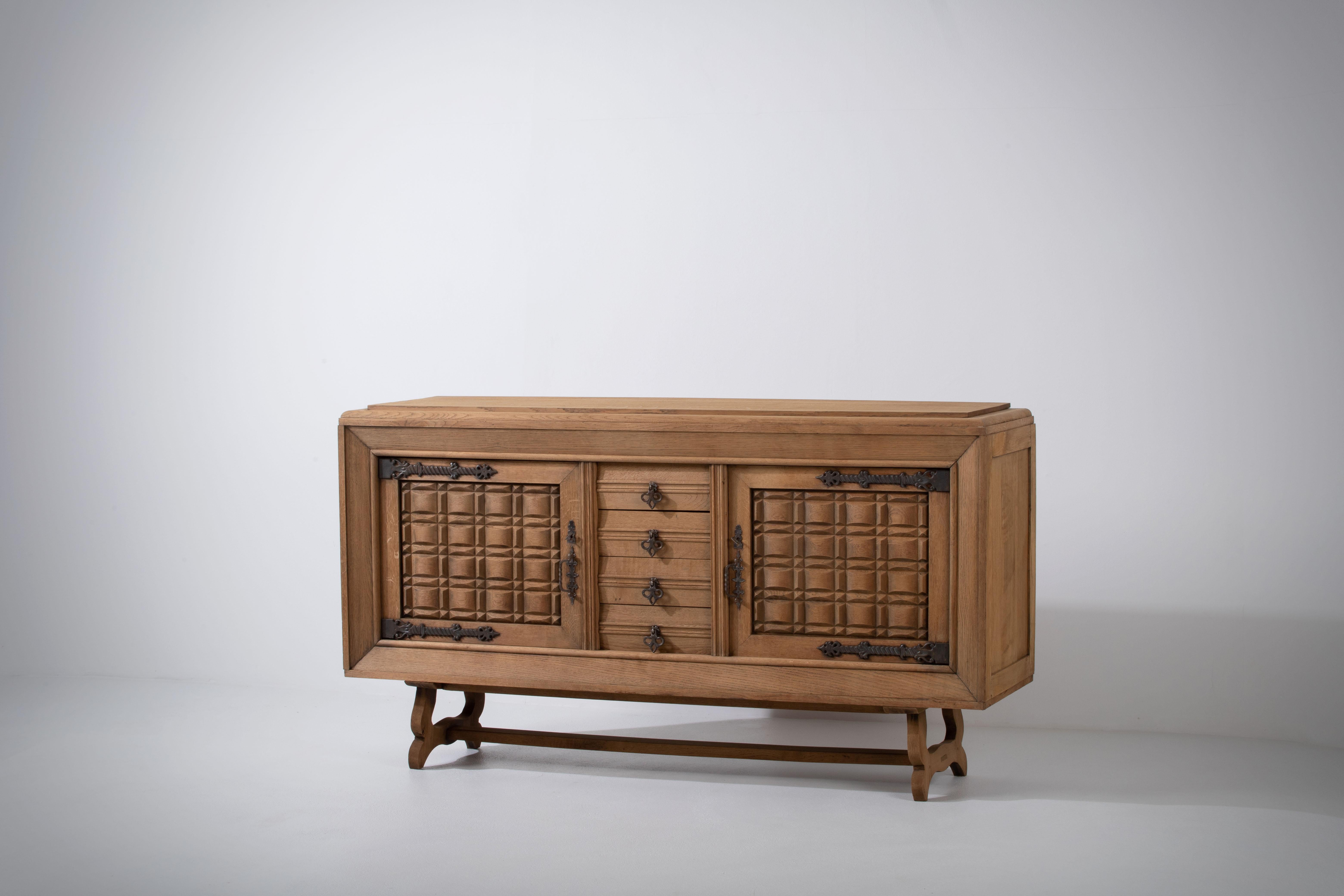 Brutalist Natural Oak Sideboard, France, 1940 For Sale 6