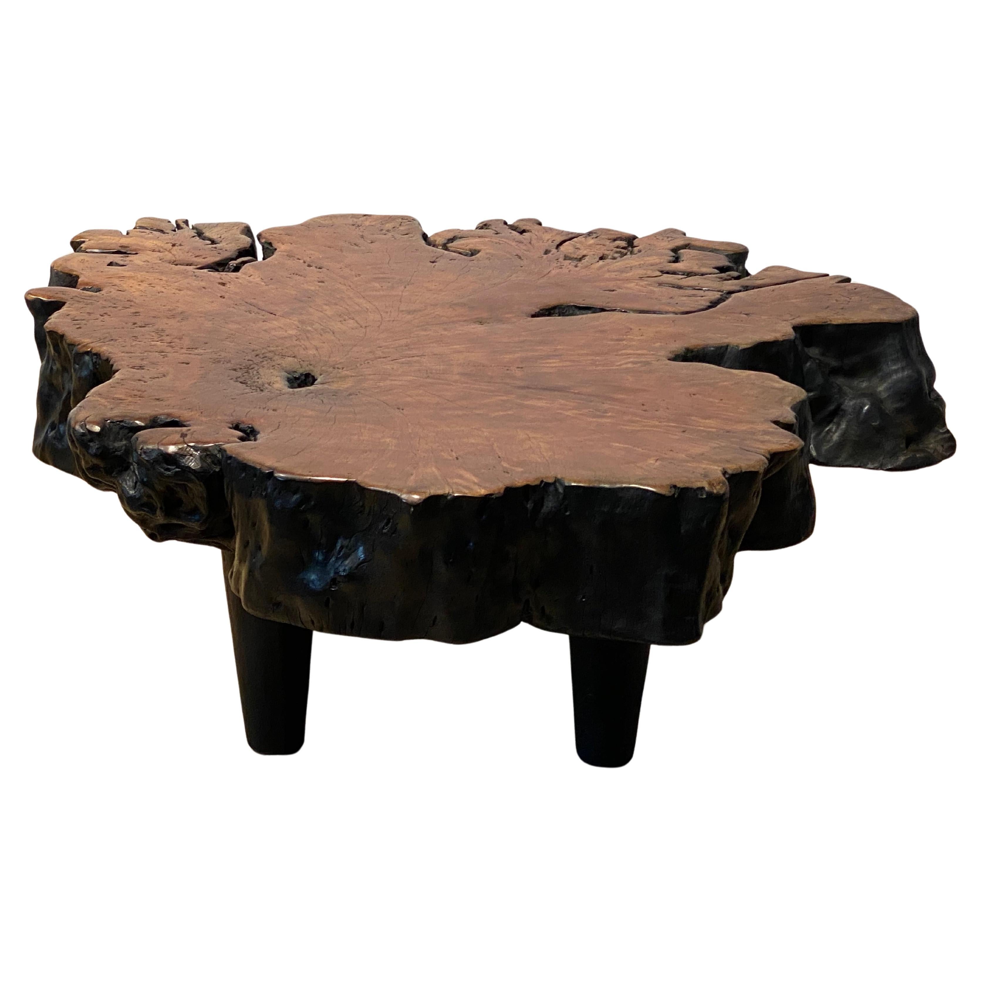 Table de canapé brutaliste en bois naturel en vente