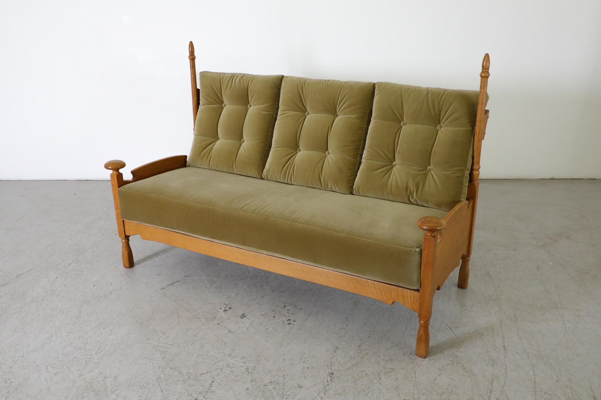 Brutalist Nordic Oak and Leaf Velvet Throne-Like Sofa with Ornate Finials For Sale 4