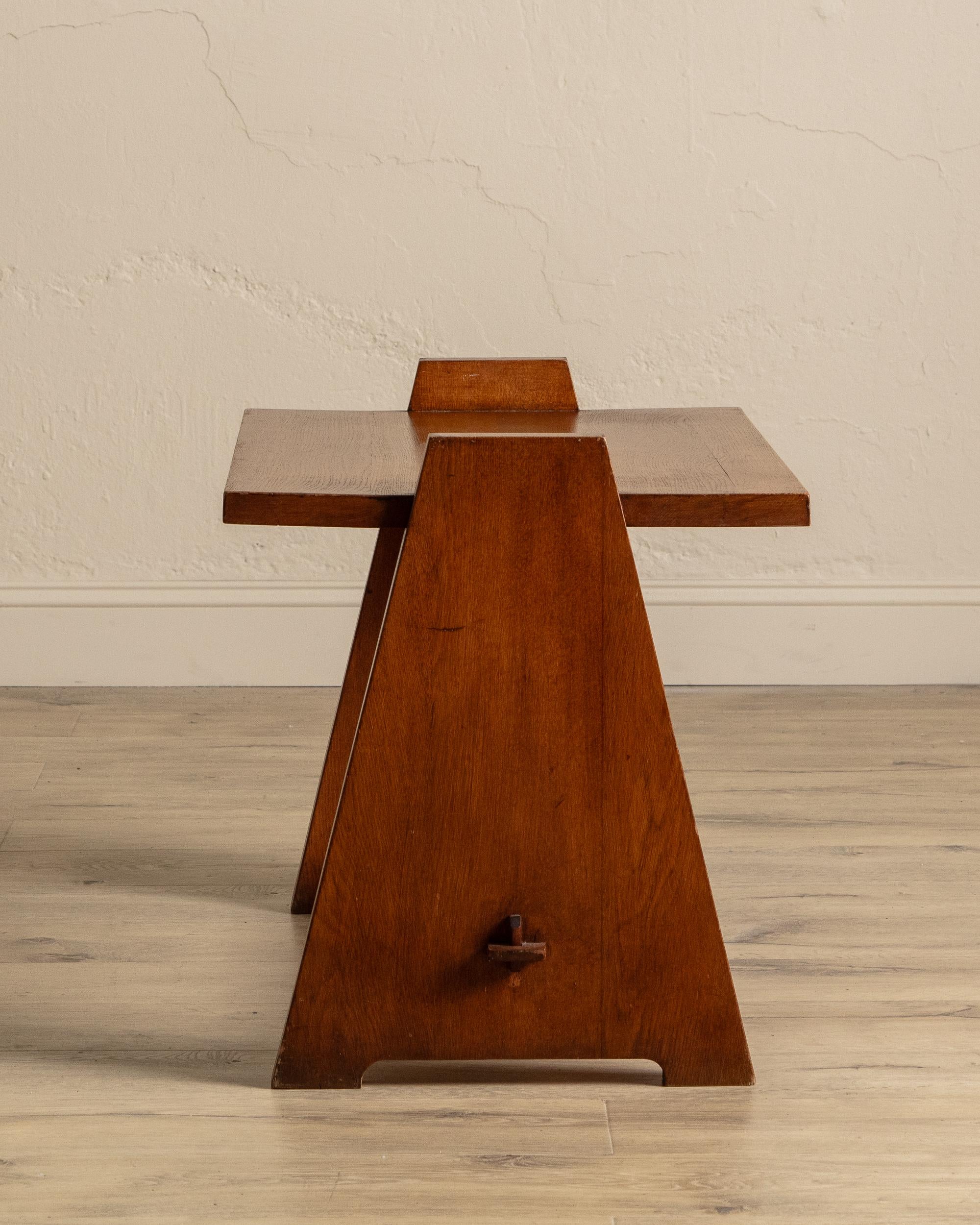 Table d'appoint en chêne brutaliste avec assemblage à tenons et mortaises, France, années 1950 en vente 2