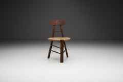 Chaise tripode brutaliste en chêne et rotin, Europe 20ème siècle