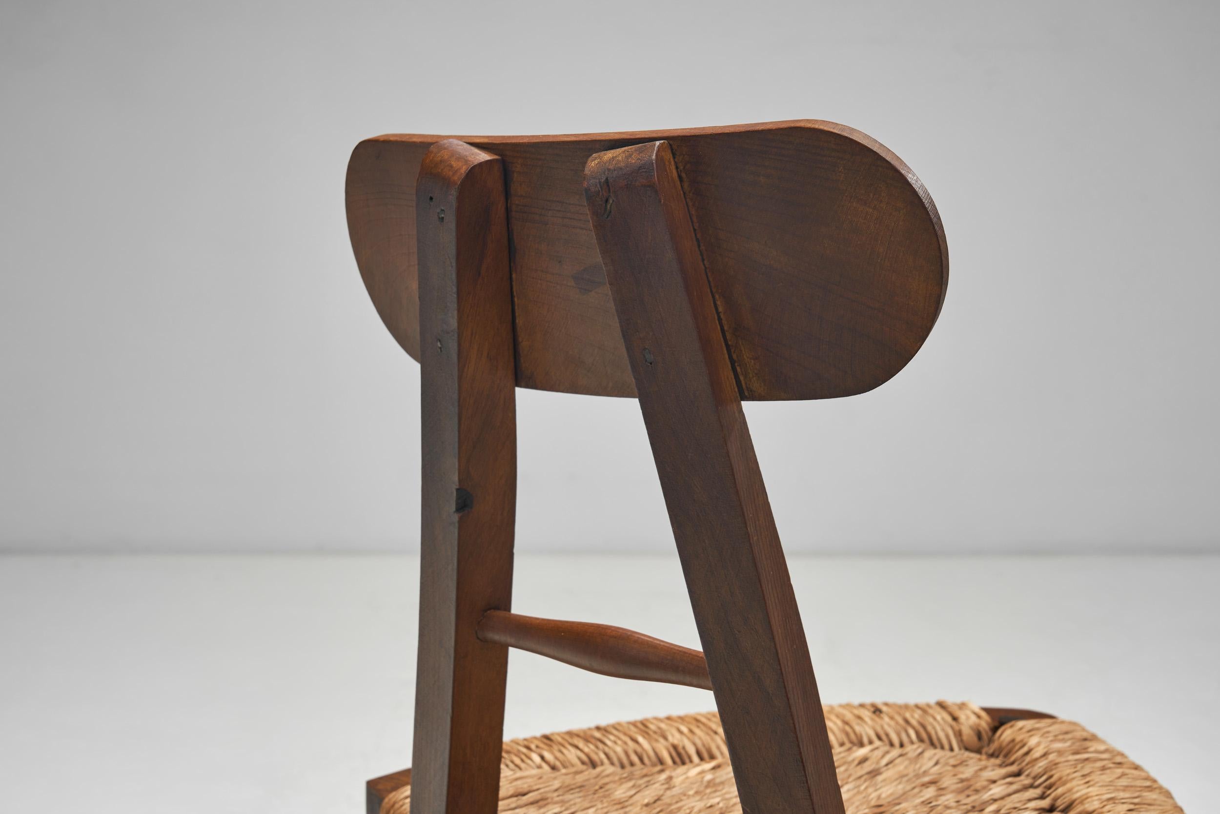 Métal Chaise tripode brutaliste en chêne et rotin, Europe 20ème siècle