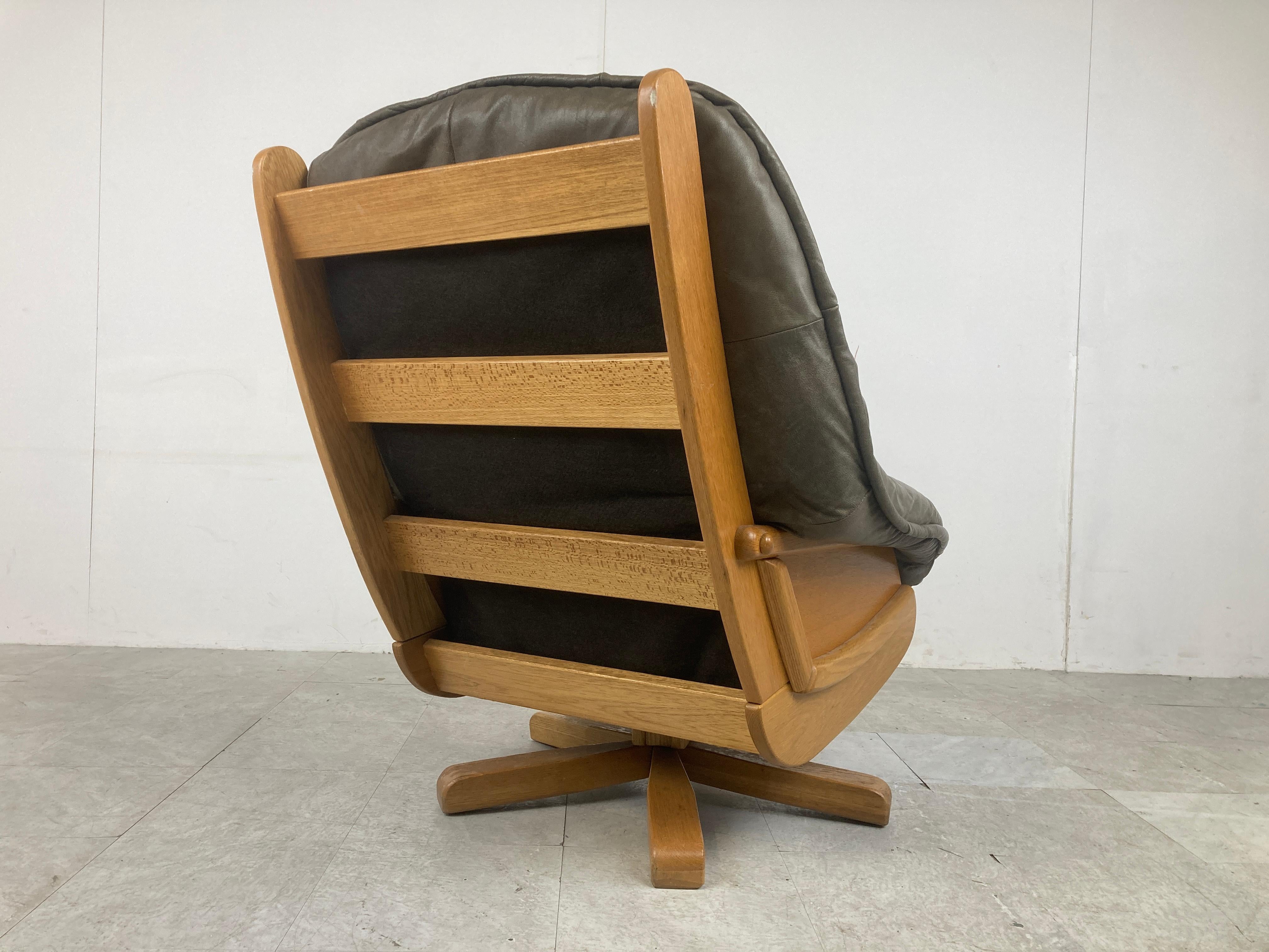 Brutalist Oak and Leather Swivel Chair, 1970s For Sale 5