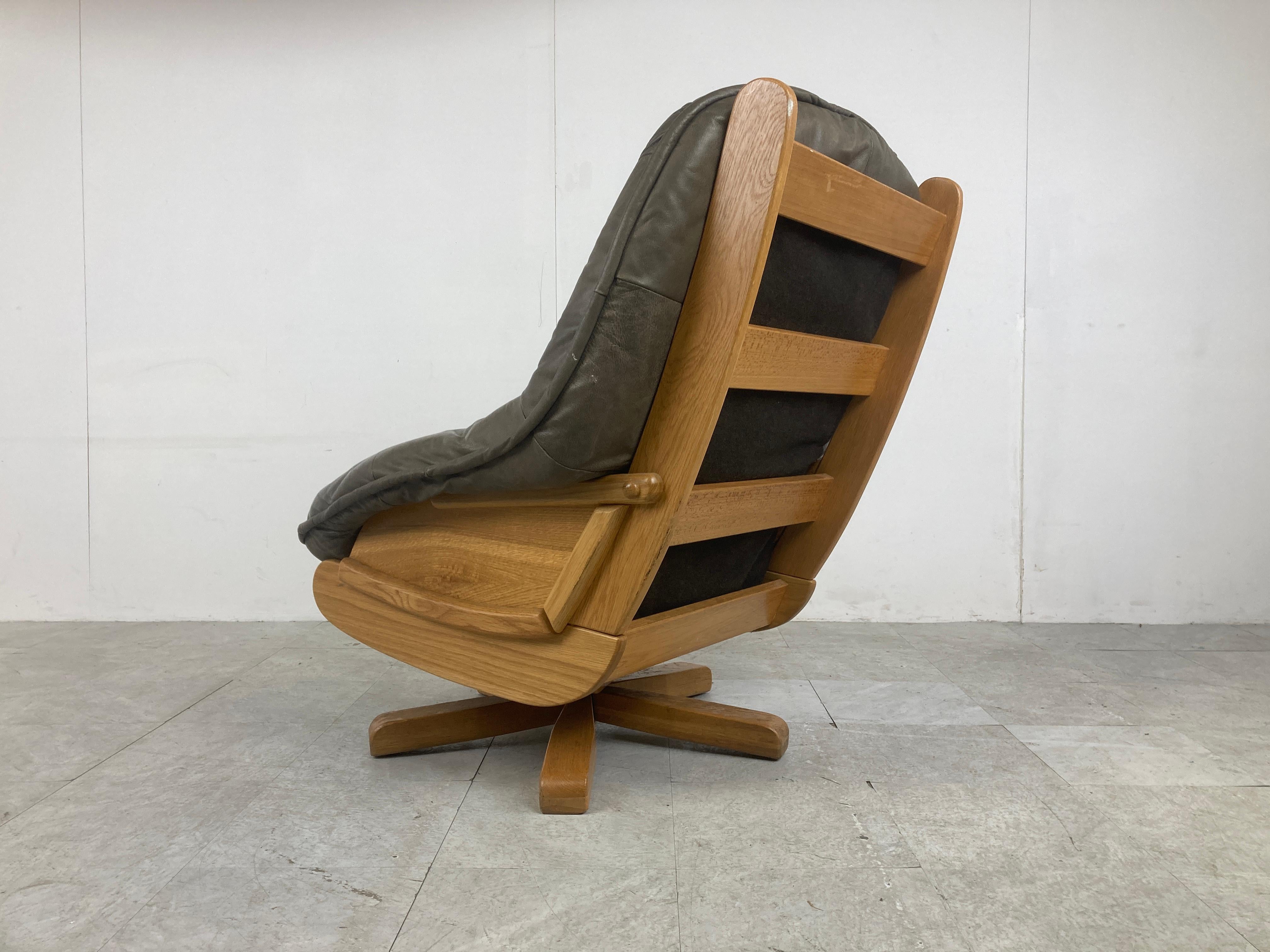 Brutalist Oak and Leather Swivel Chair, 1970s For Sale 6