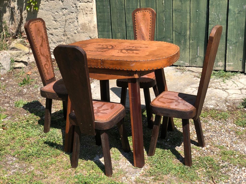 Mid-Century Modern Table et 4 chaises brutalistes en chêne et cuir, années 1960, lot de 5 en vente