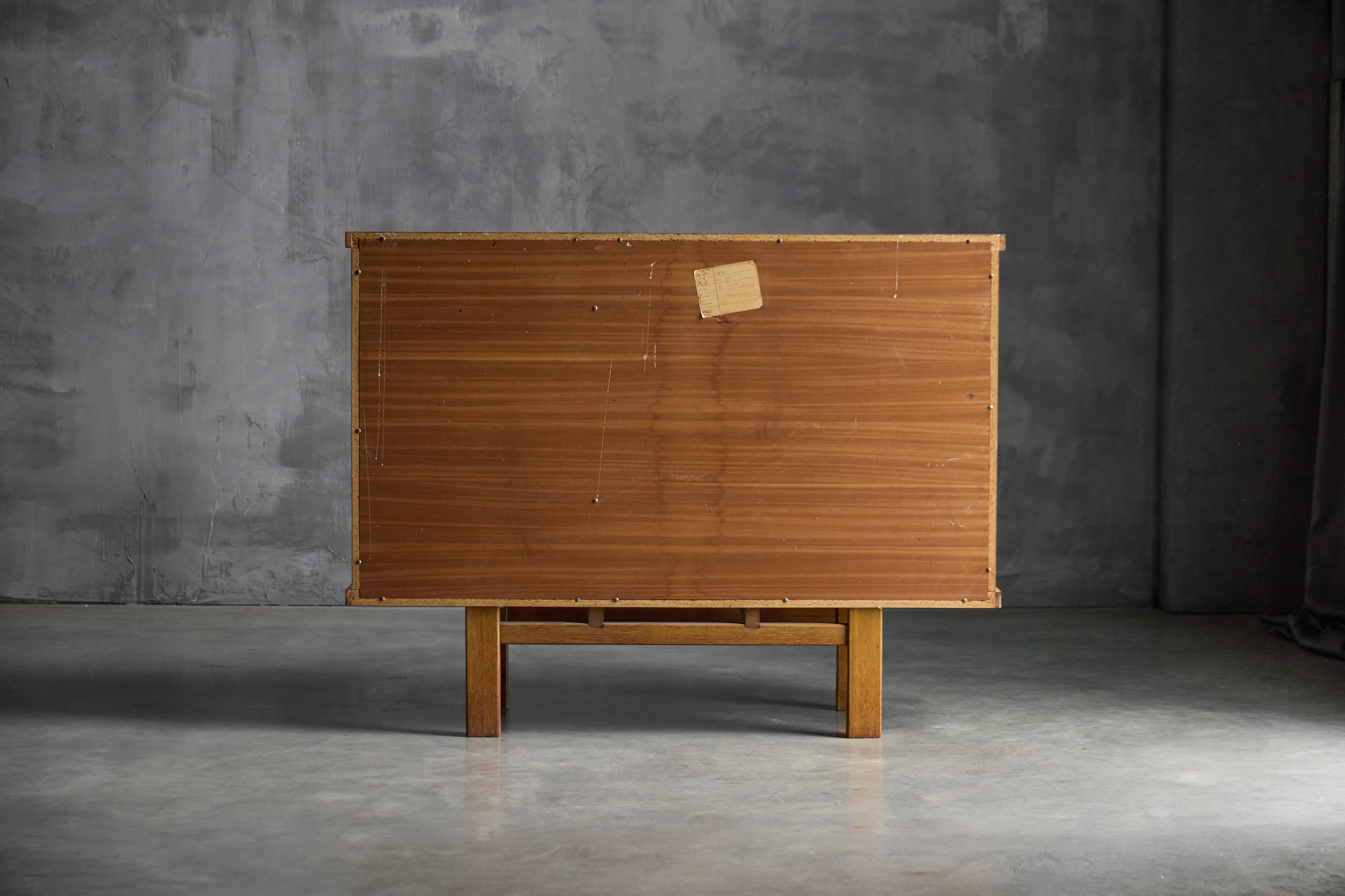 Brutalist Oak Cabinet, Belgium, 1960s For Sale 3