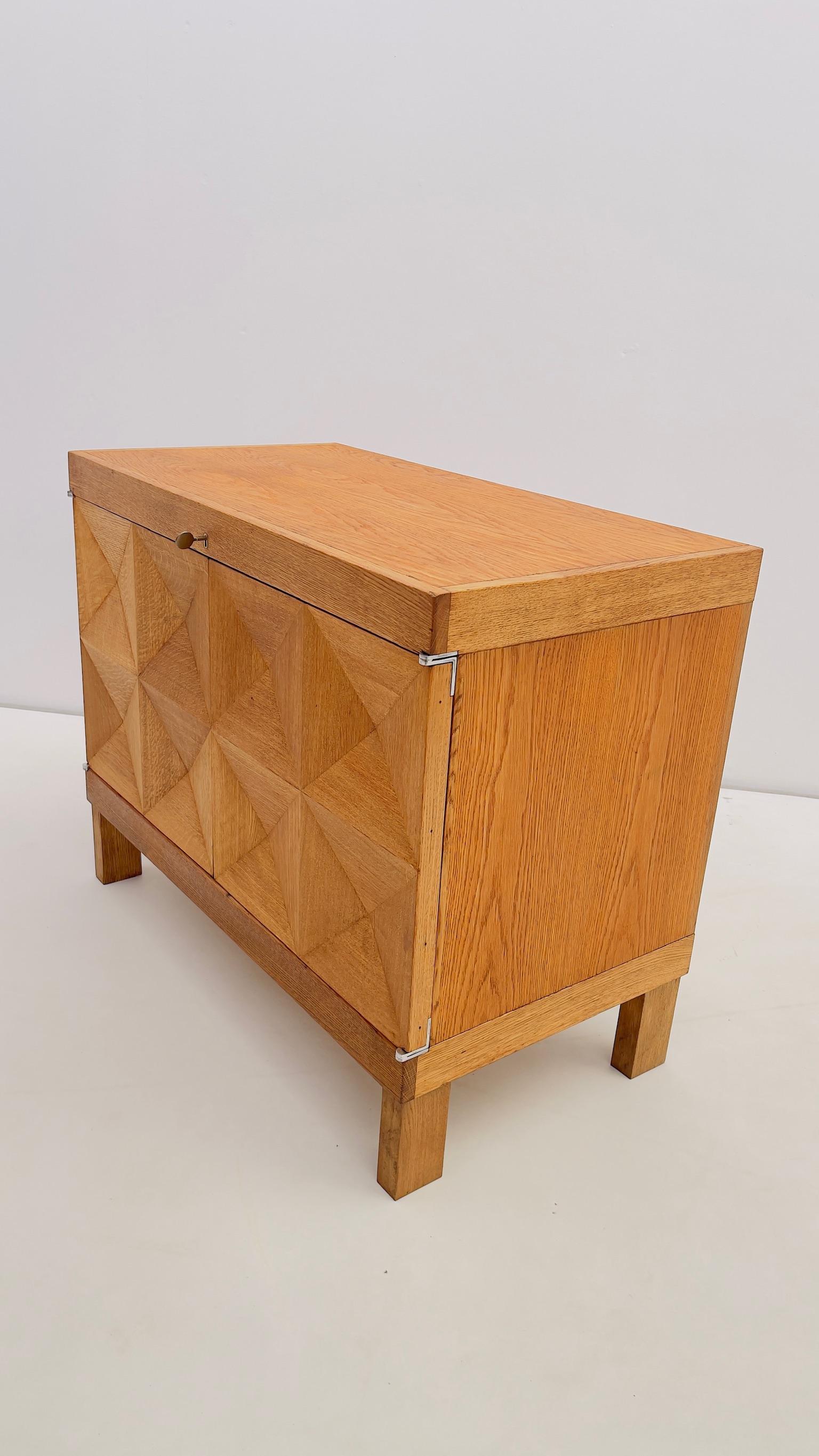 Brutalistischer eichenschrank von De Coene im Angebot 3