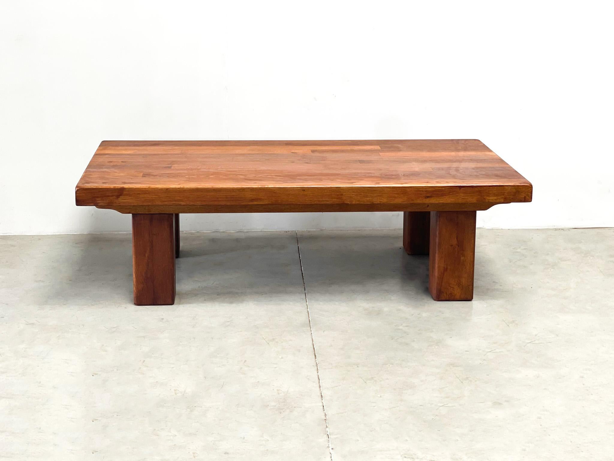 Brutalist oak coffee table In Good Condition In Nijlen, VAN