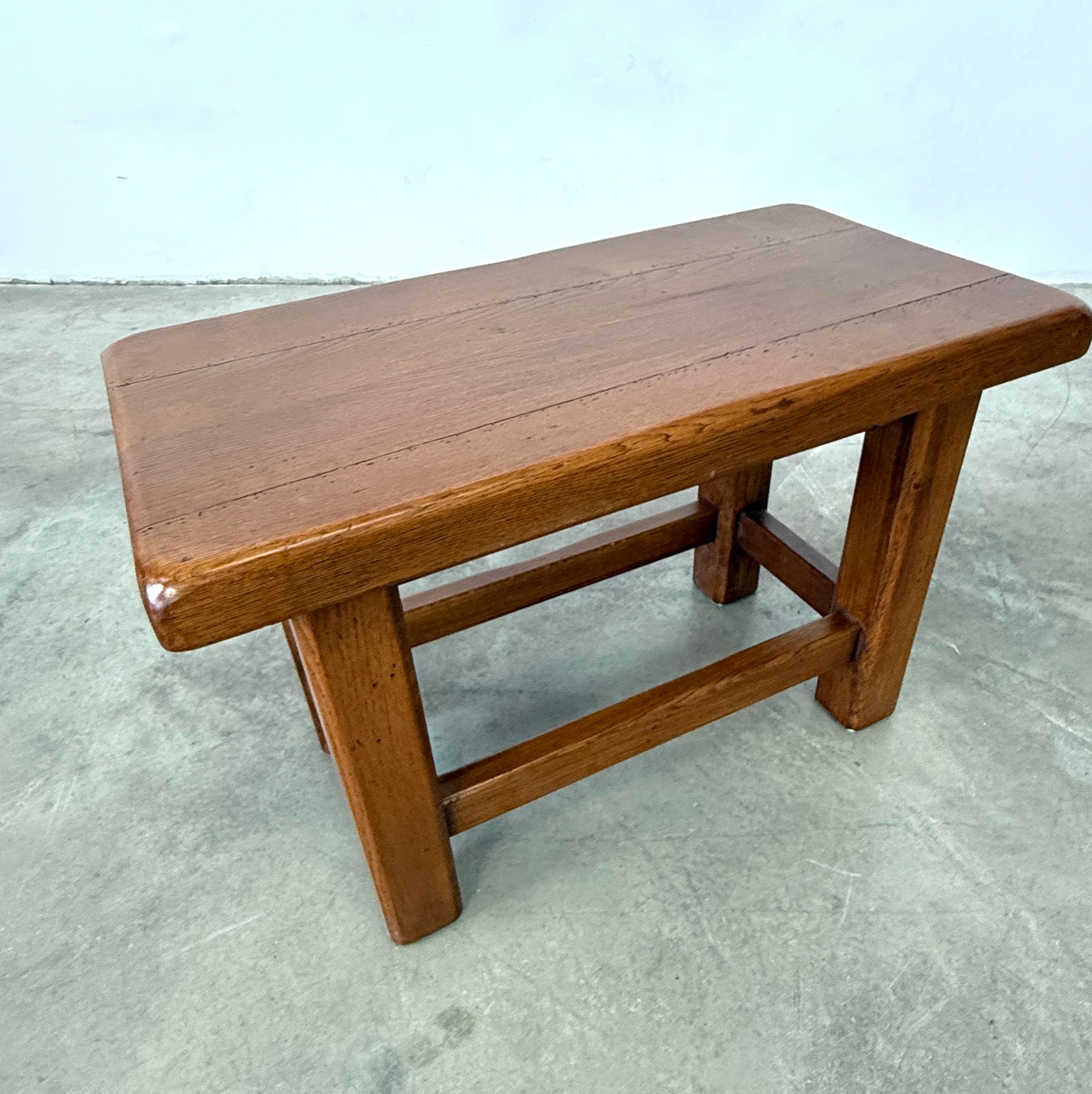 Brutalistischer Couchtisch aus Eiche (Brutalismus) im Angebot