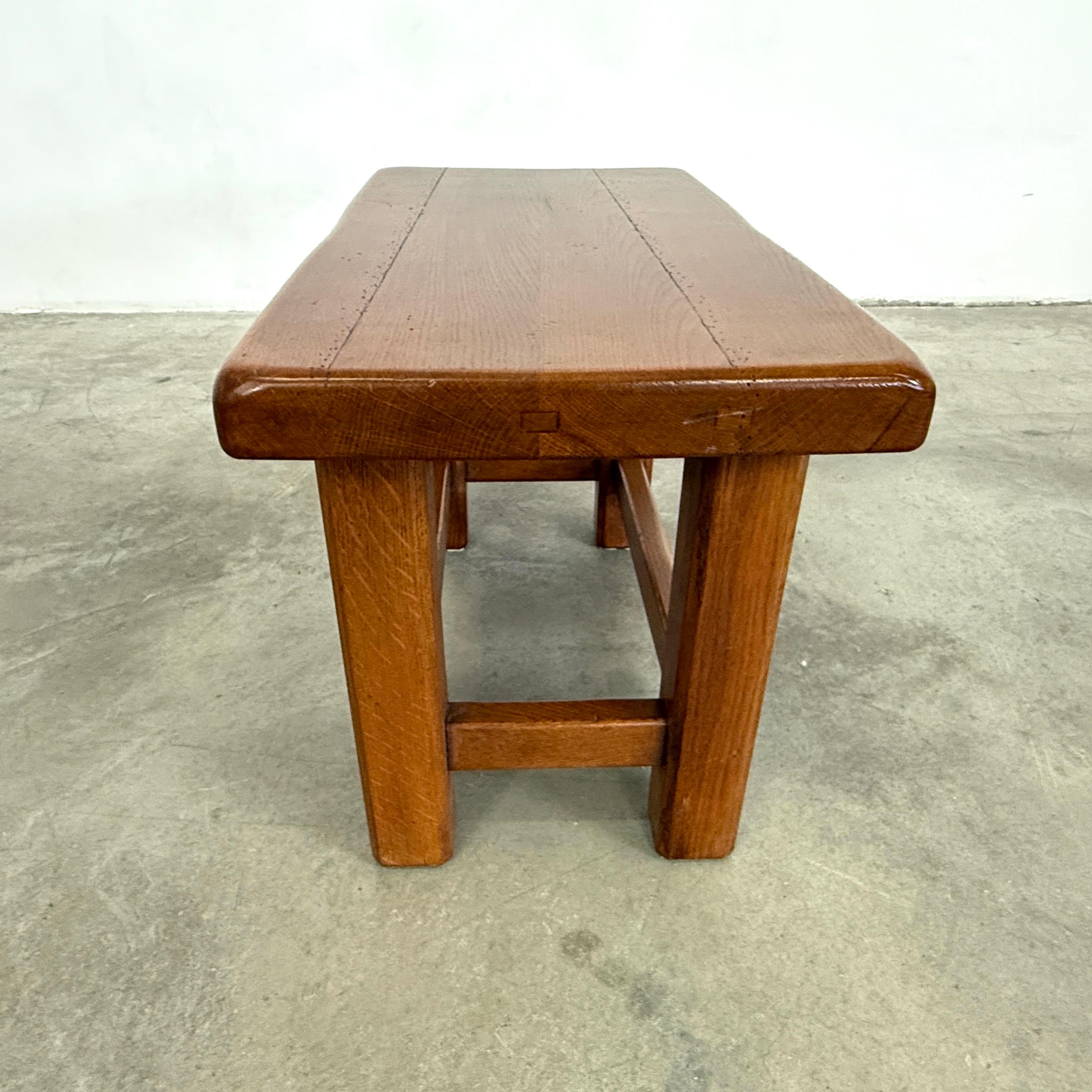 Brutalistischer Couchtisch aus Eiche (Eichenholz) im Angebot