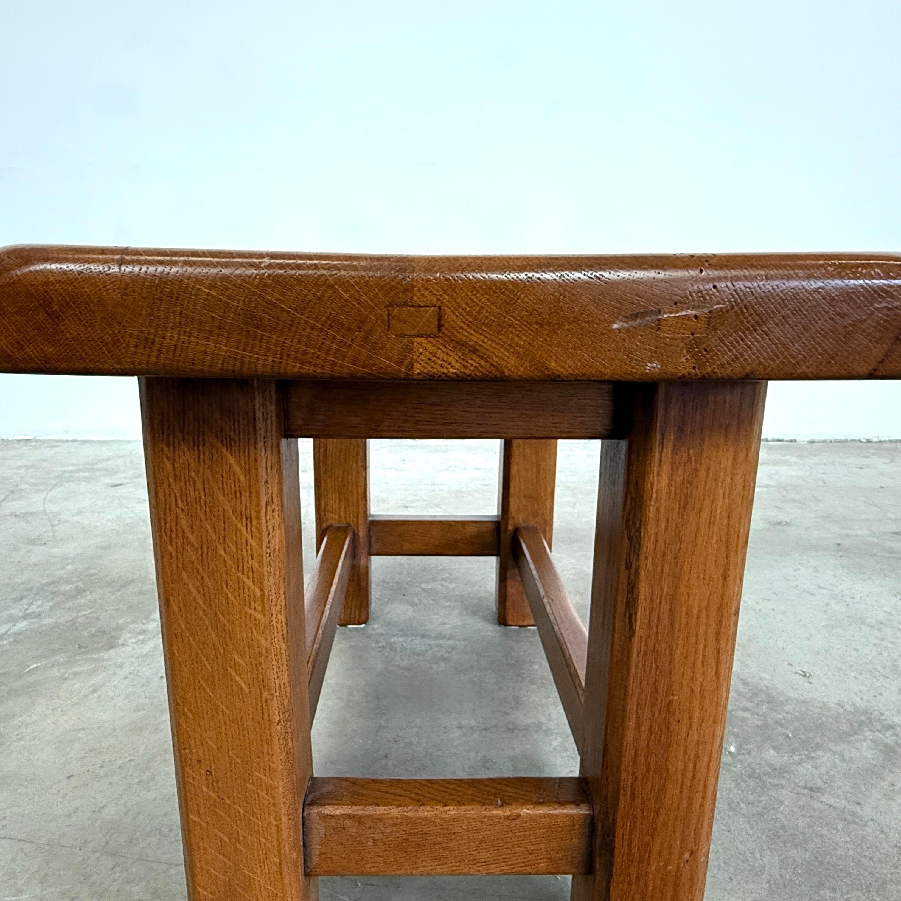 Brutalistischer Couchtisch aus Eiche im Angebot 1
