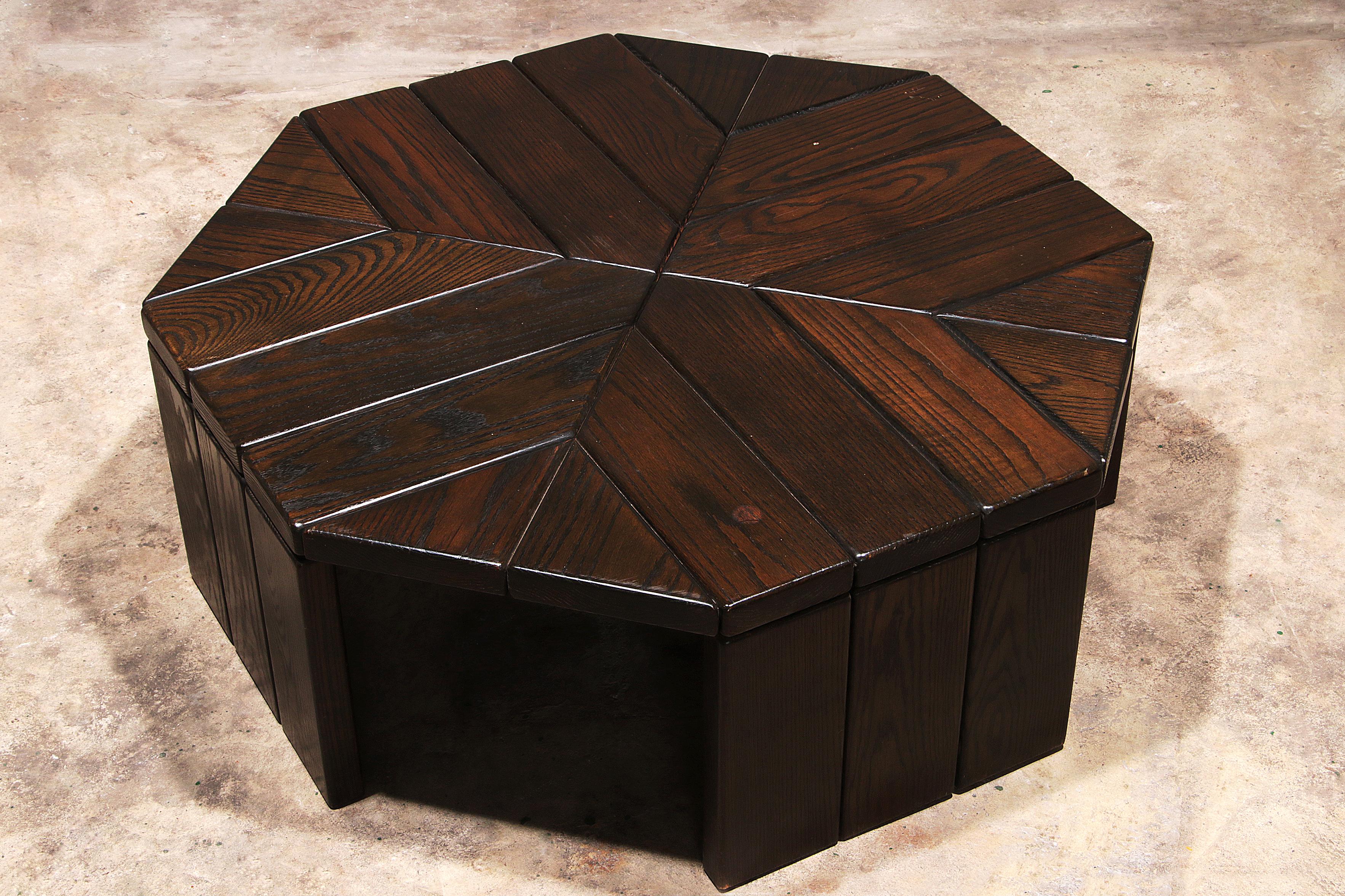 Brutalist Oak Coffee Table - Octagonal Model from 1970 In Good Condition In Oostrum-Venray, NL
