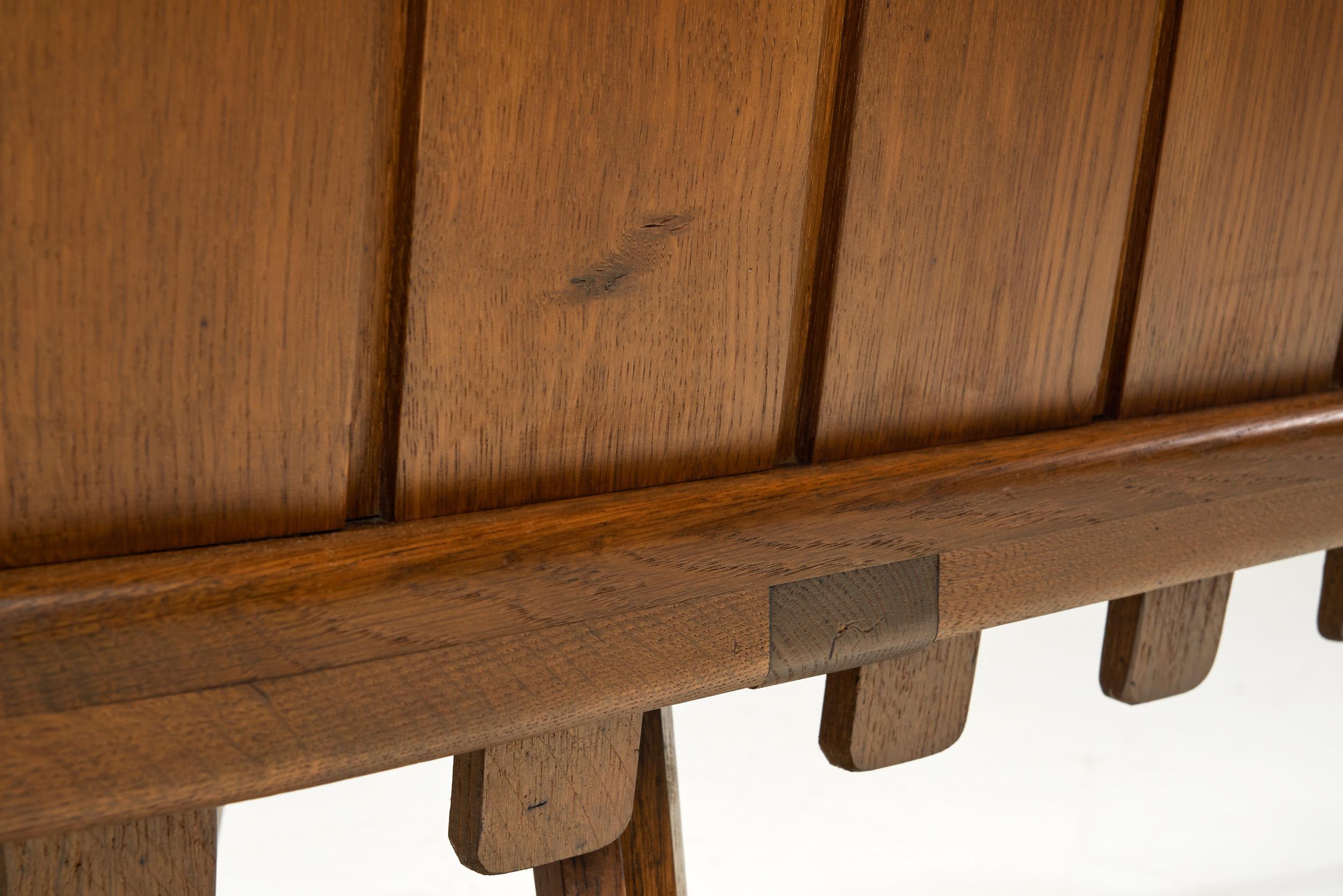 Brutalist Oak Corner Bench, Europe Second half of the 20th Century For Sale 12