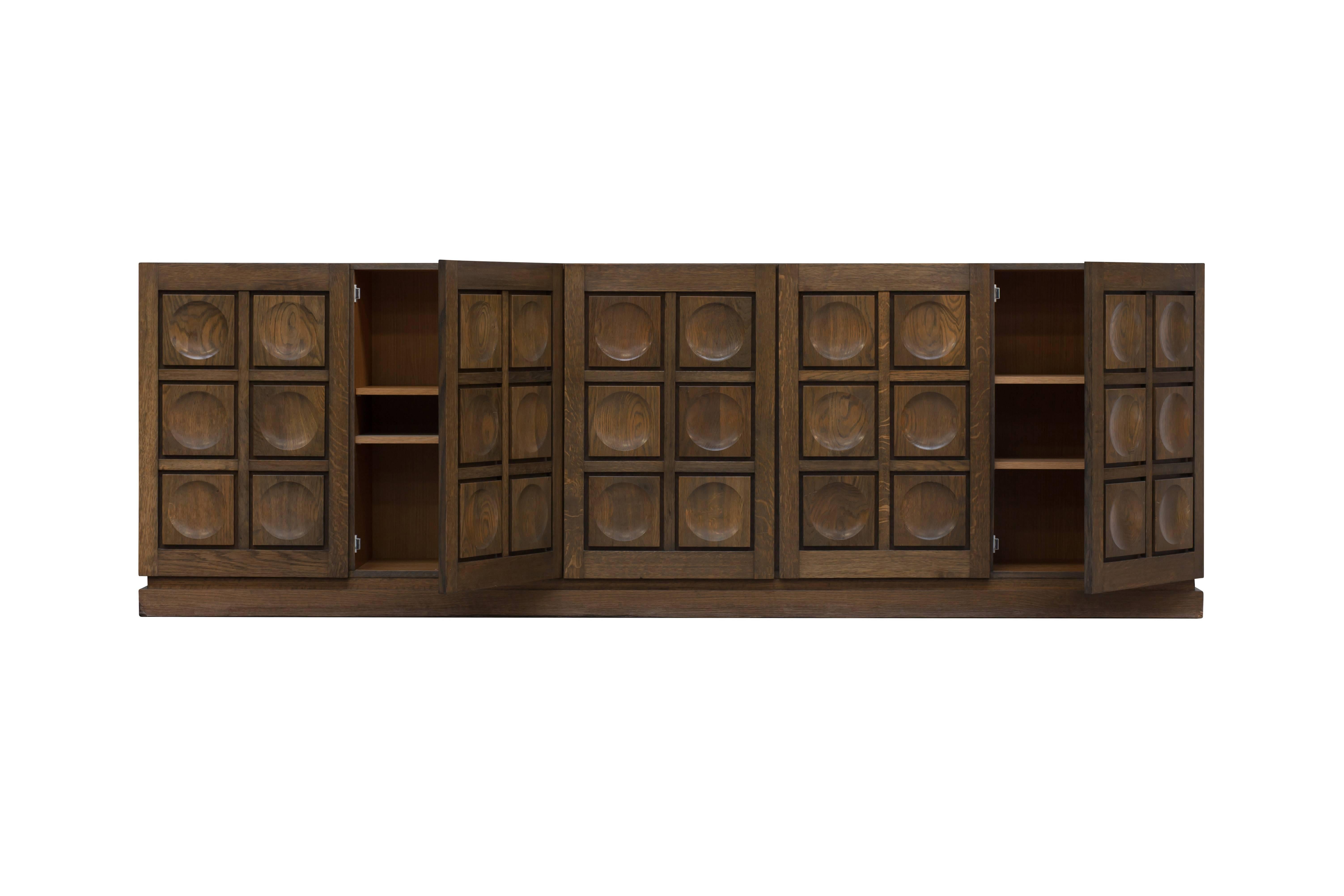 Brutalist Oak Credenza, Belgium, 1970s In Excellent Condition In Antwerp, BE