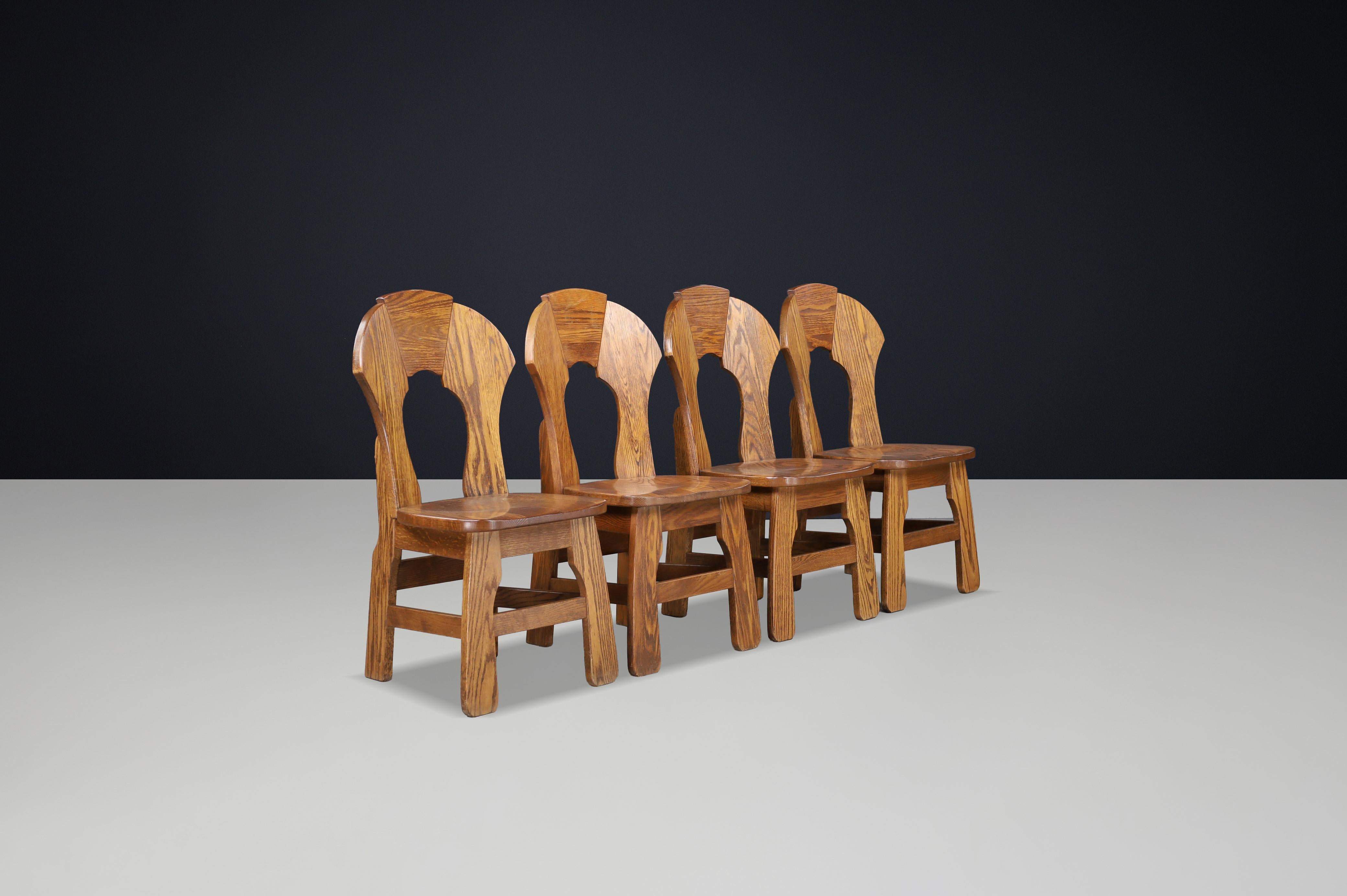 Brutalistische Eichen-Esszimmerstühle, Frankreich, 1960er Jahre (Eichenholz) im Angebot