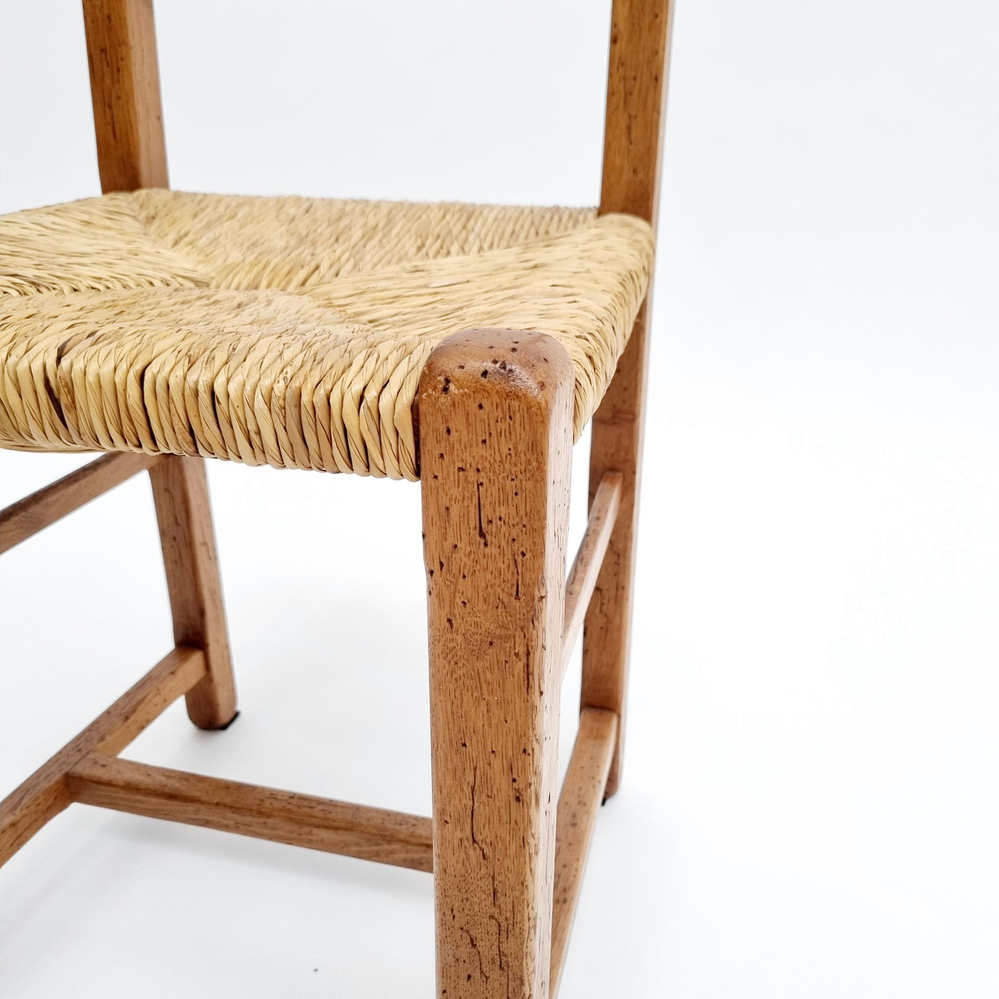 Sedie da pranzo brutaliste in Oak con seduta in giunco, set di sei, CIRCA 1870 In condizioni buone in vendita a Hilversum, NL