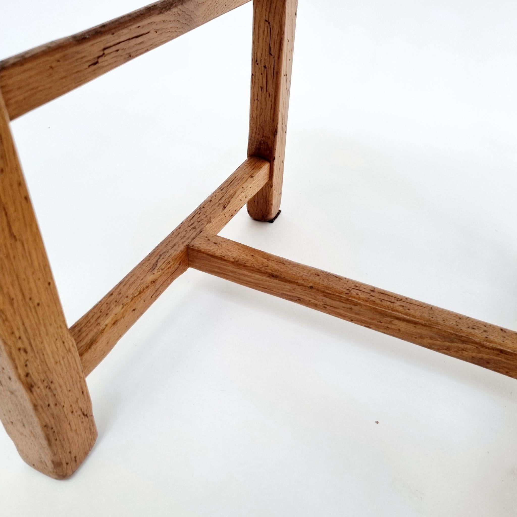 XIX secolo Sedie da pranzo brutaliste in Oak con seduta in giunco, set di sei, CIRCA 1870 in vendita