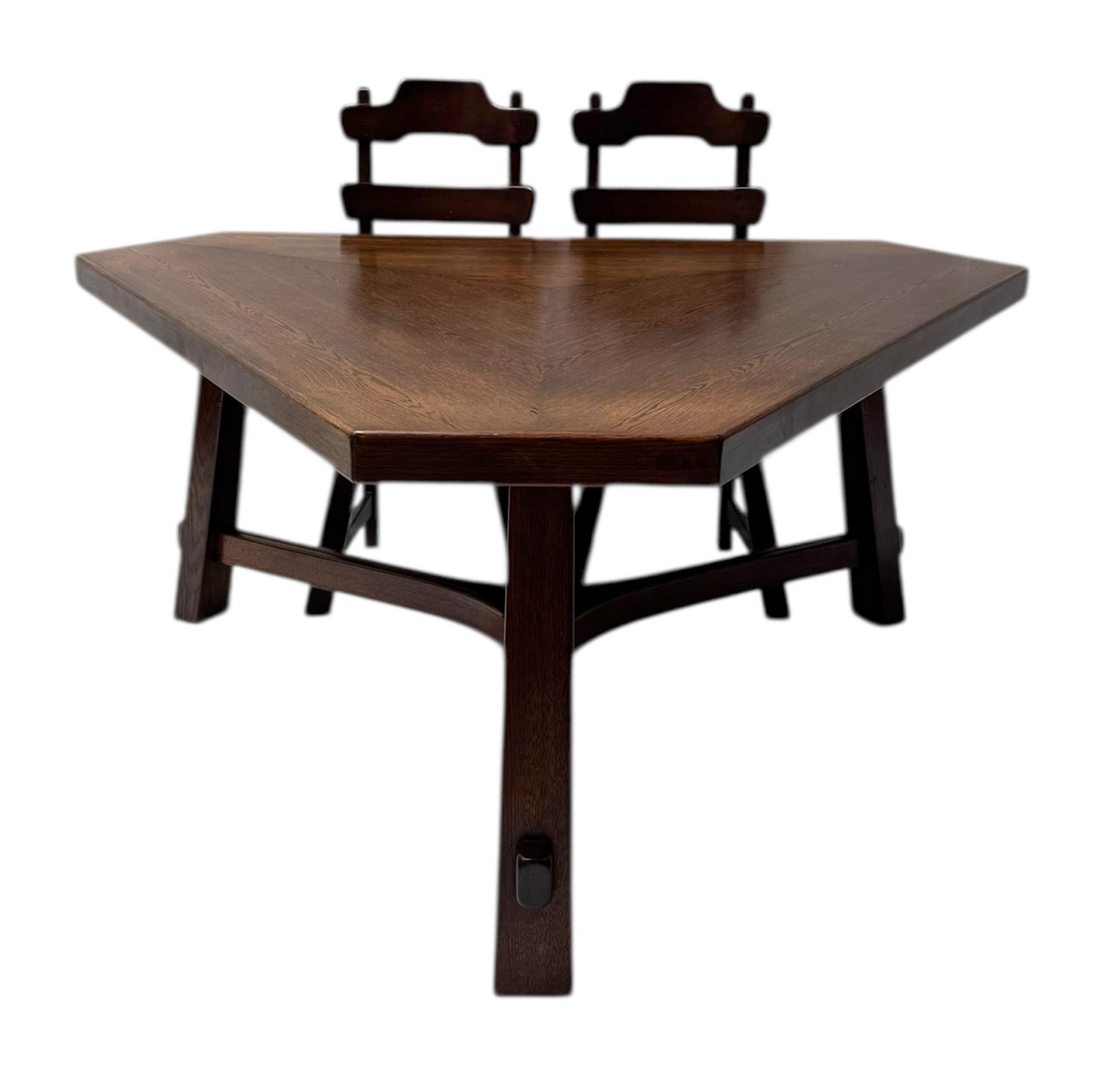 Brutalisme Table de salle à manger brutale en Oak avec six chaises de salle à manger brutale, années 1970 en vente