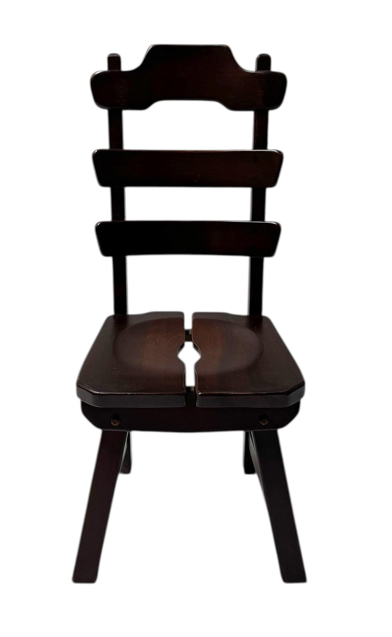 Table de salle à manger brutale en Oak avec six chaises de salle à manger brutale, années 1970 en vente 1