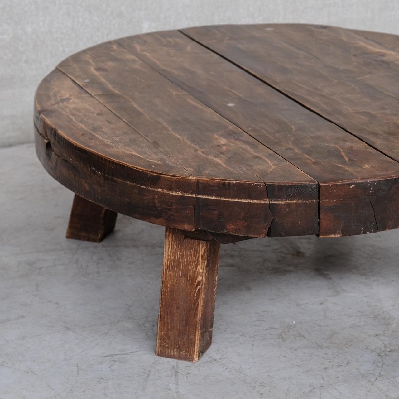 Brutalist Oak Dutch Mid-Century Circular Coffee Table In Good Condition In London, GB