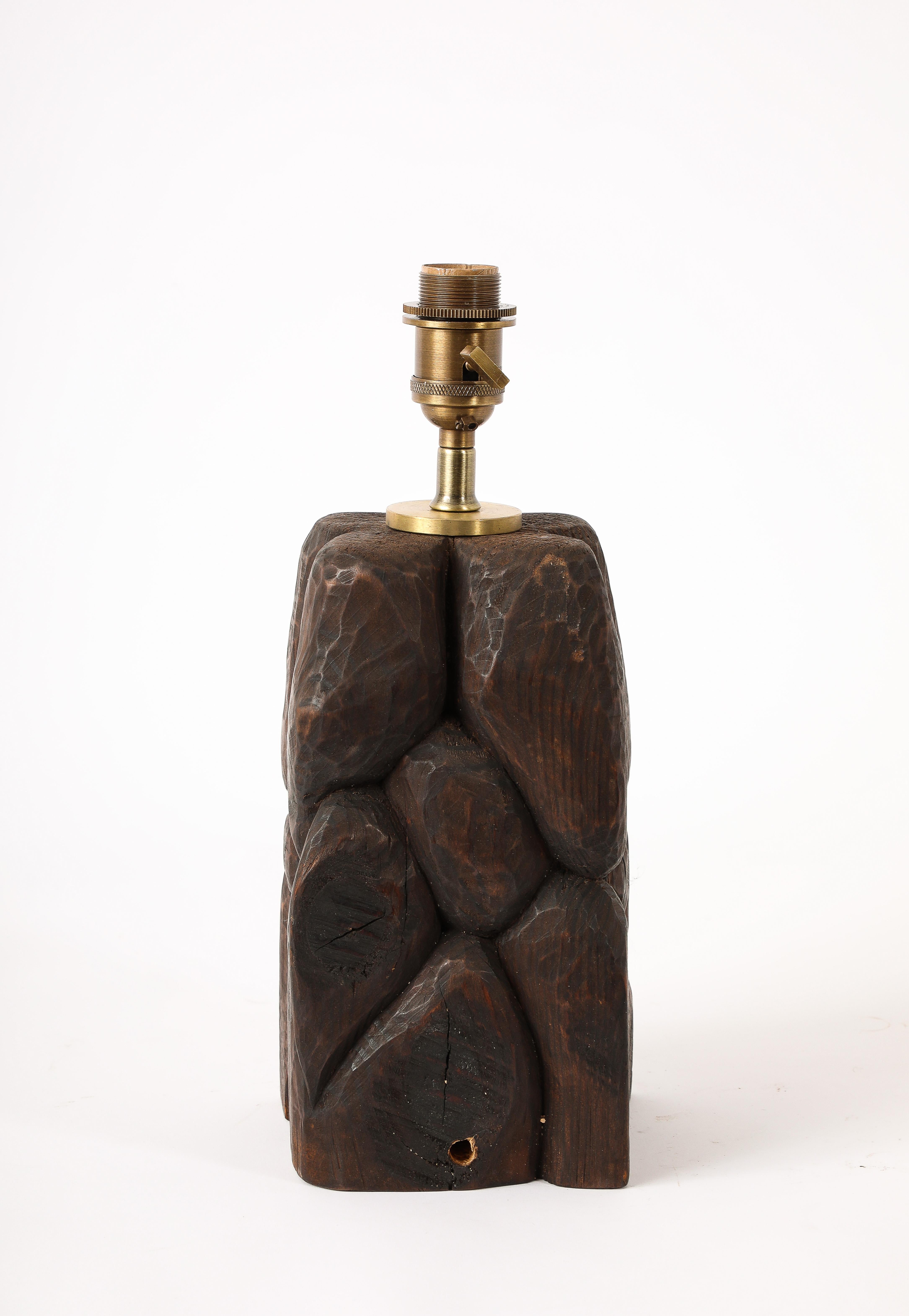 Brutalistische Eichenlampe, Frankreich 1950er Jahre im Angebot 1