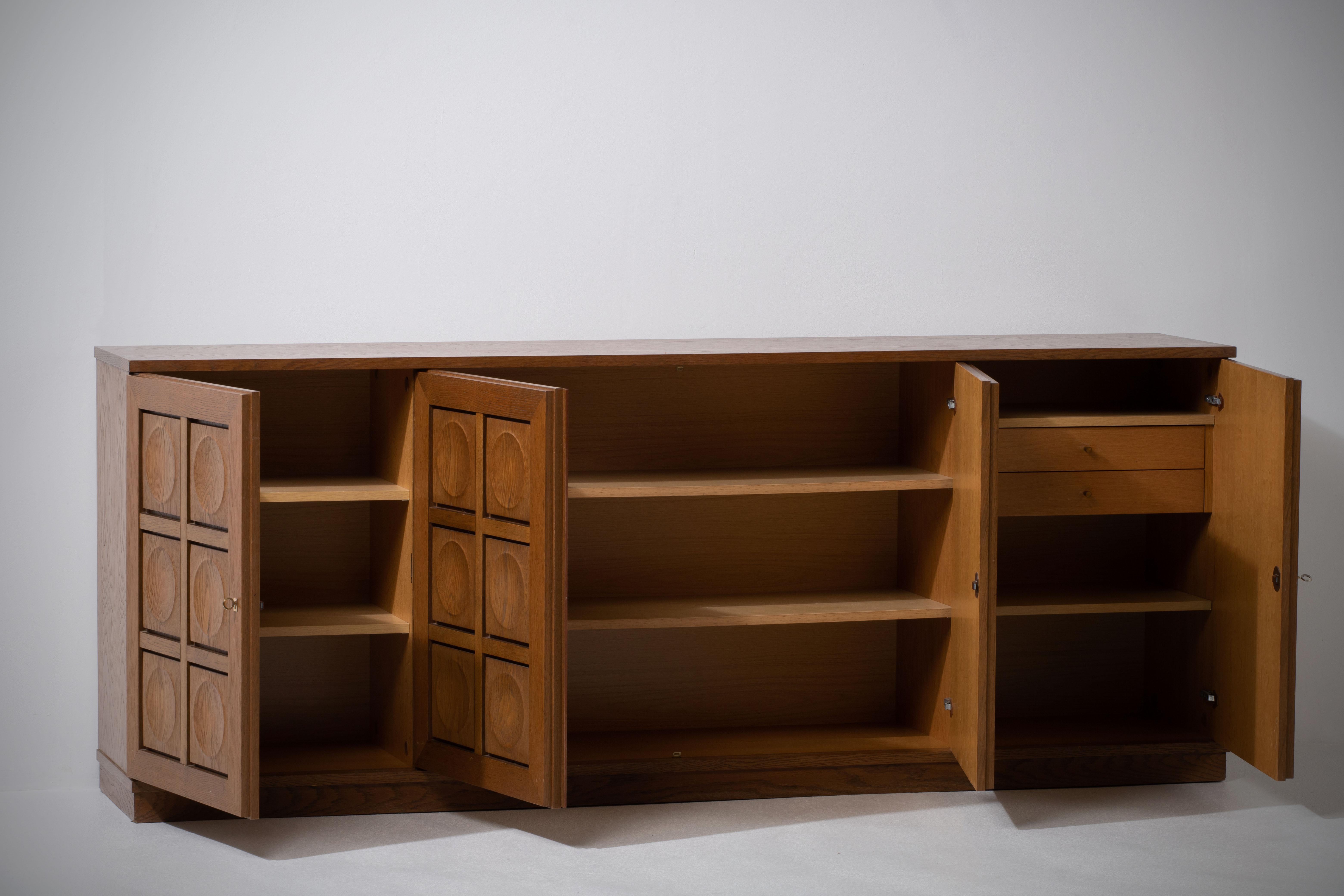 Brutalist Oak Sideboard, 1970s In Good Condition In Wiesbaden, DE