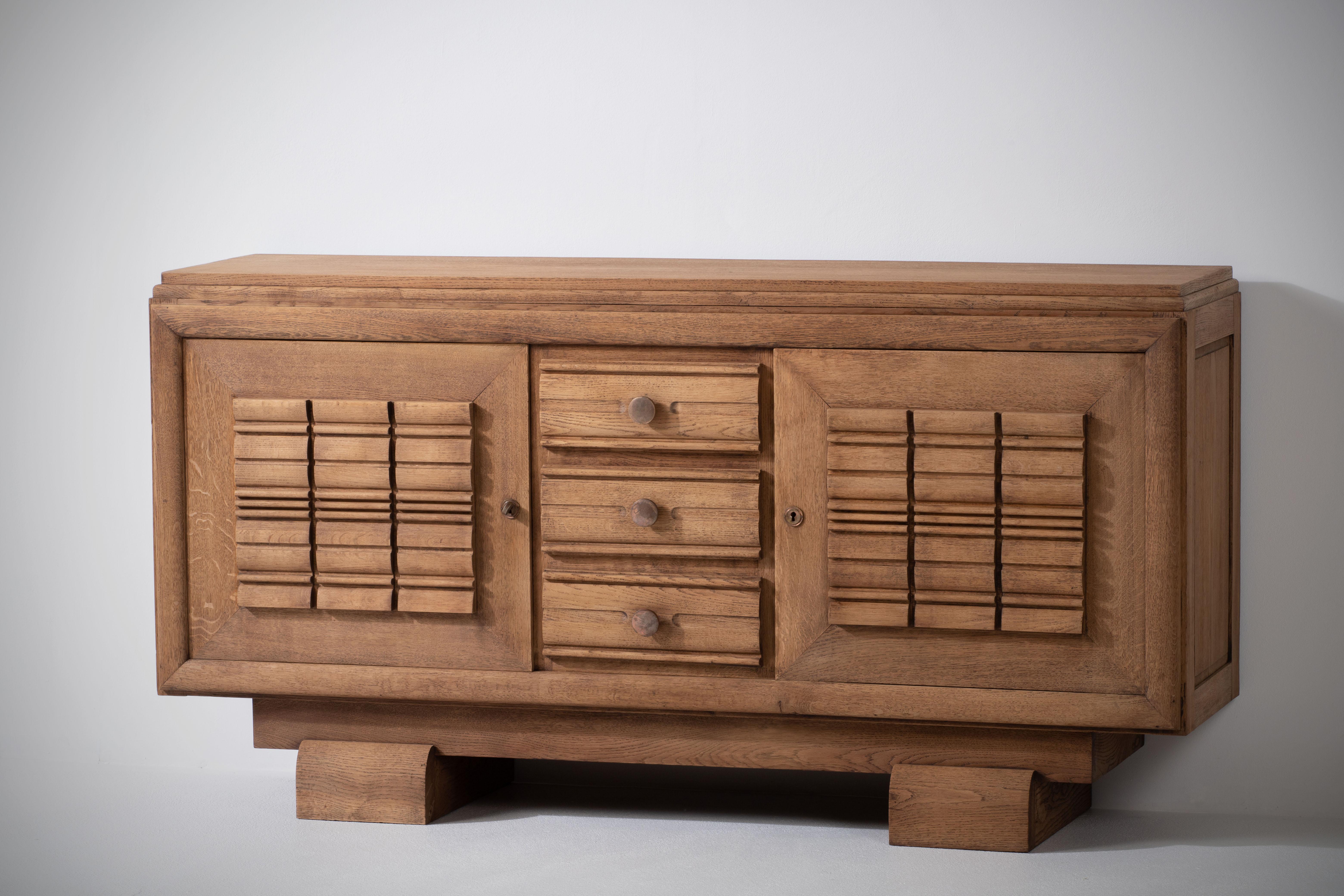 Brutalist Oak Sideboard, France, 1940s For Sale 4