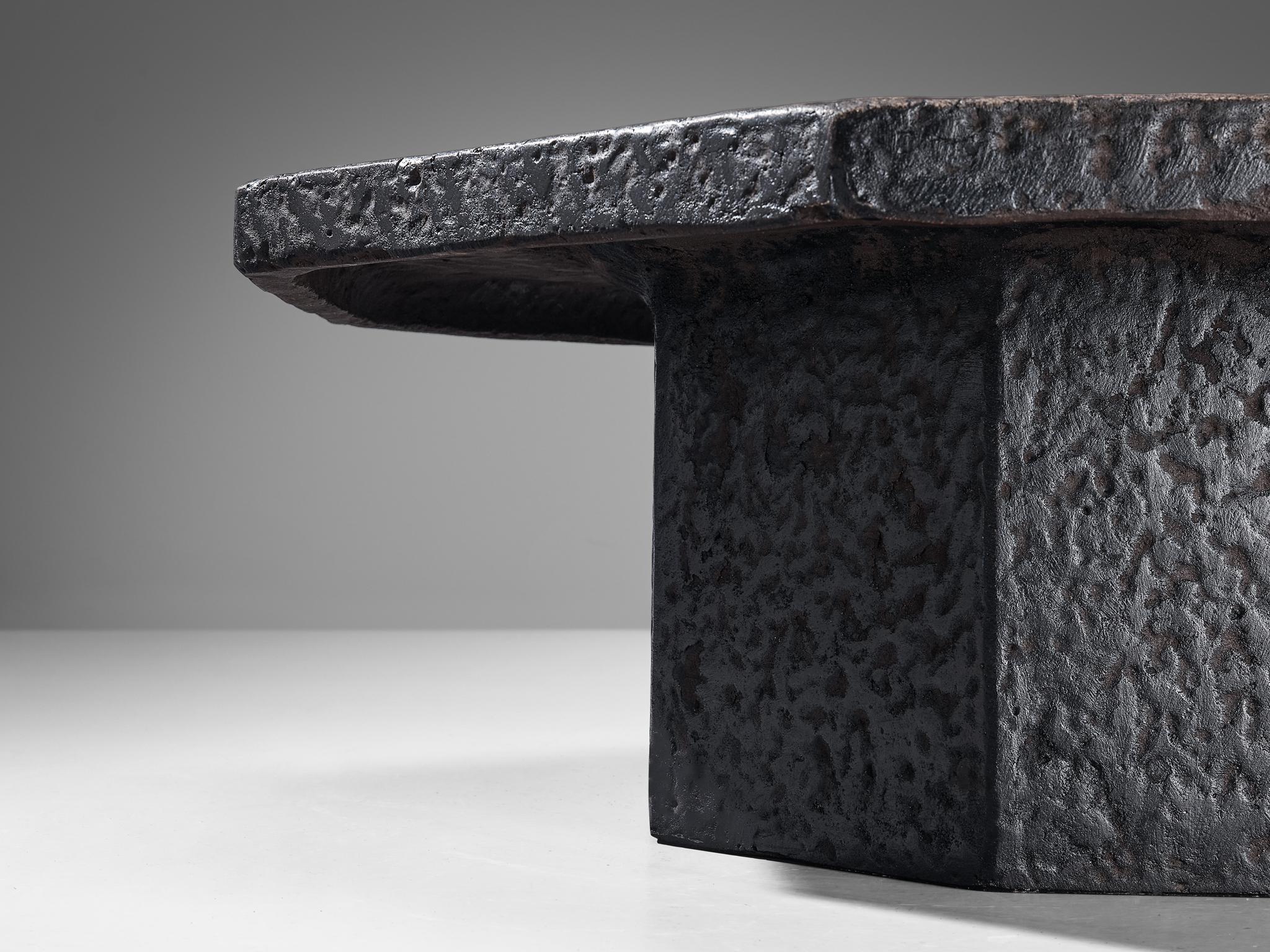 Brutalist Octagonal Coffee Table in Black Stone Look Resin For Sale 1