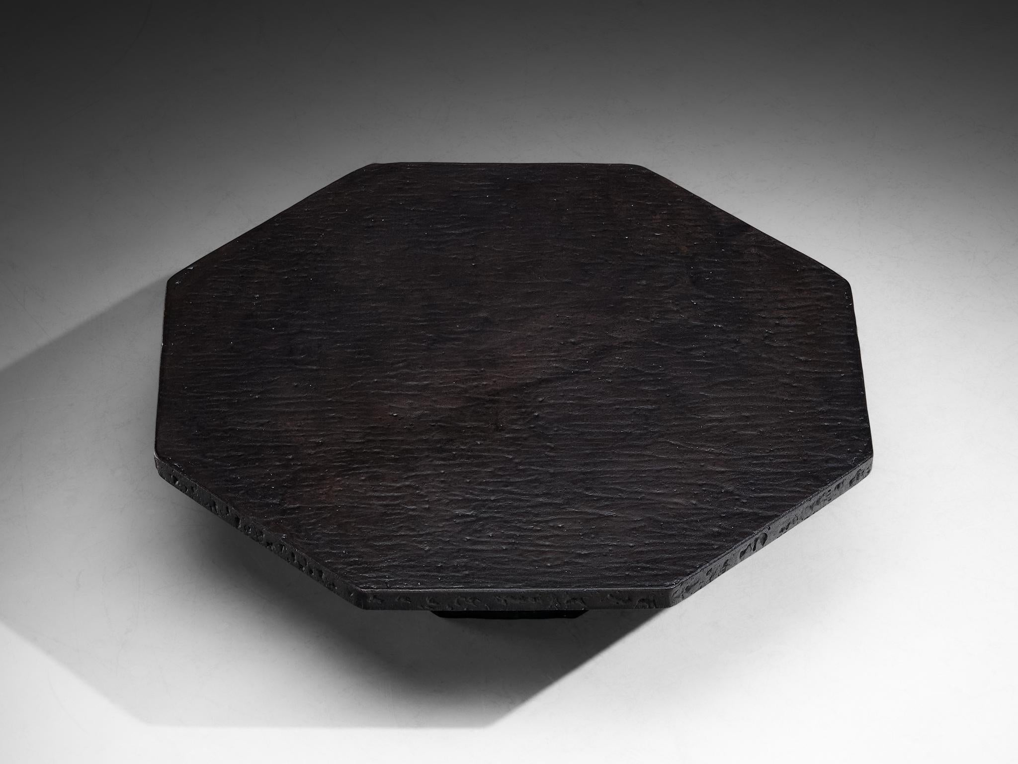 Brutalist Octagonal Coffee Table in Black Stone Look Resin For Sale 2