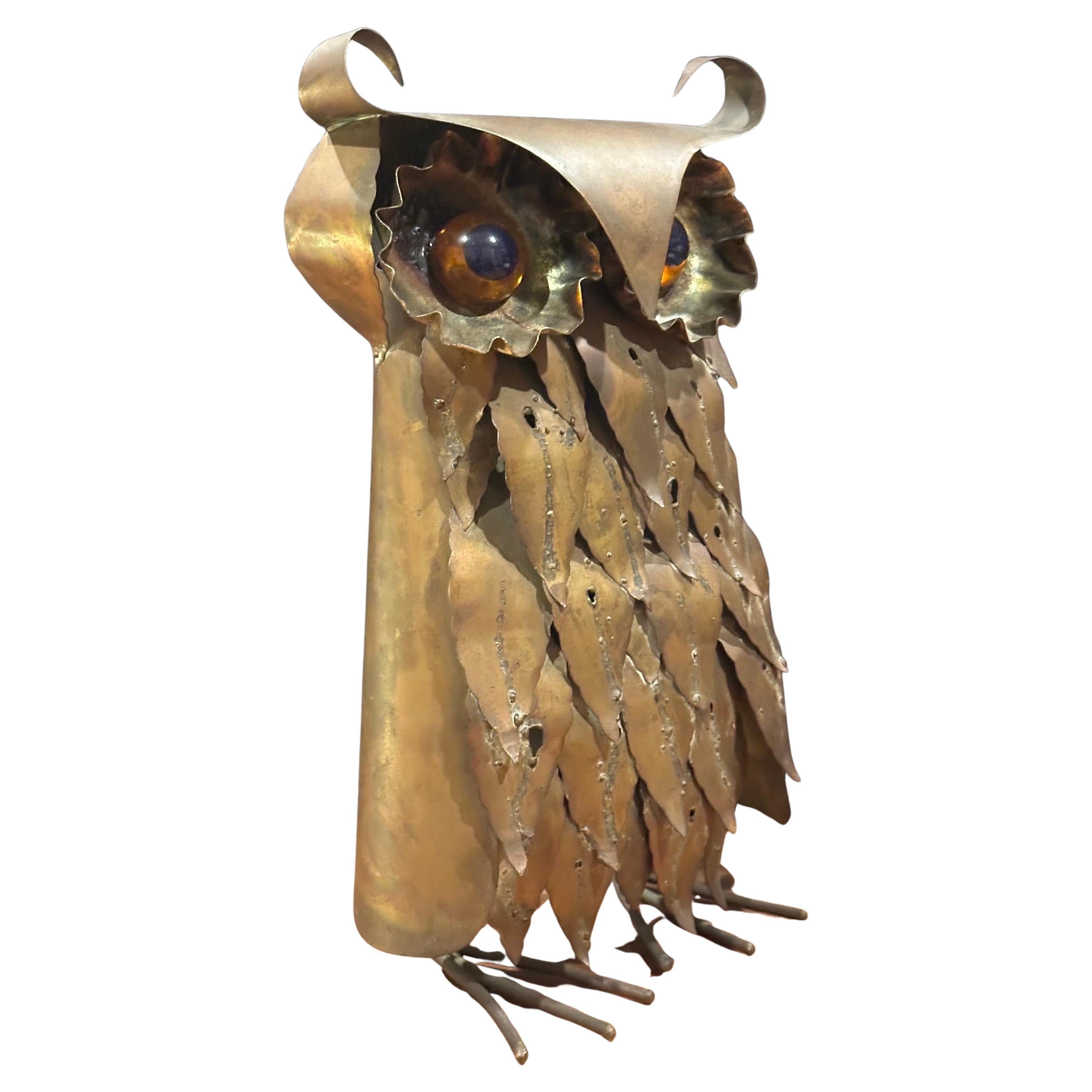 Brutalismo Brutalist Owl Sculpture in Raw Metal with Glass Eyes in the Style of Curtis Jere in vendita
