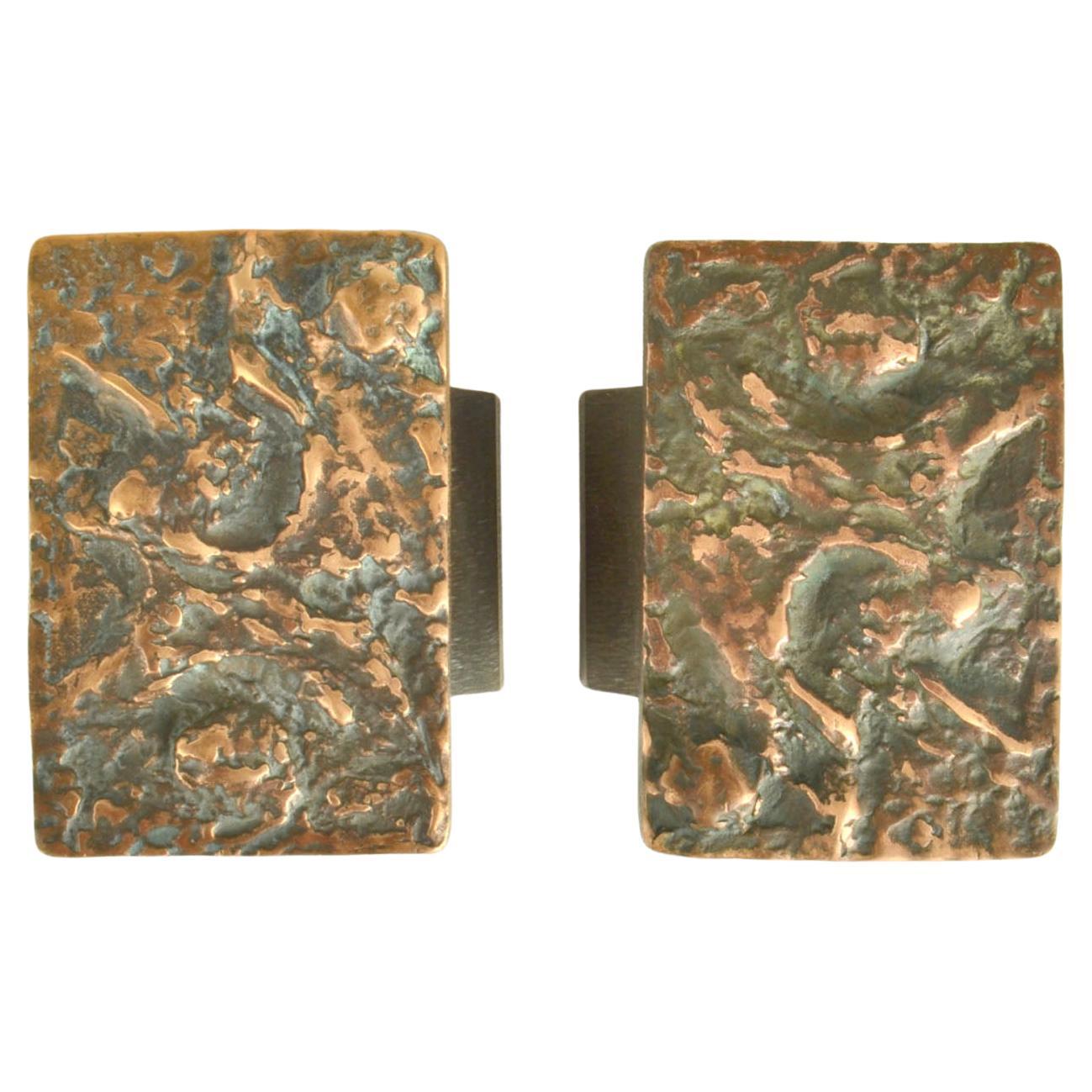 Paire de poignées de porte brutalistes en bronze Push & Pull avec relief abstrait