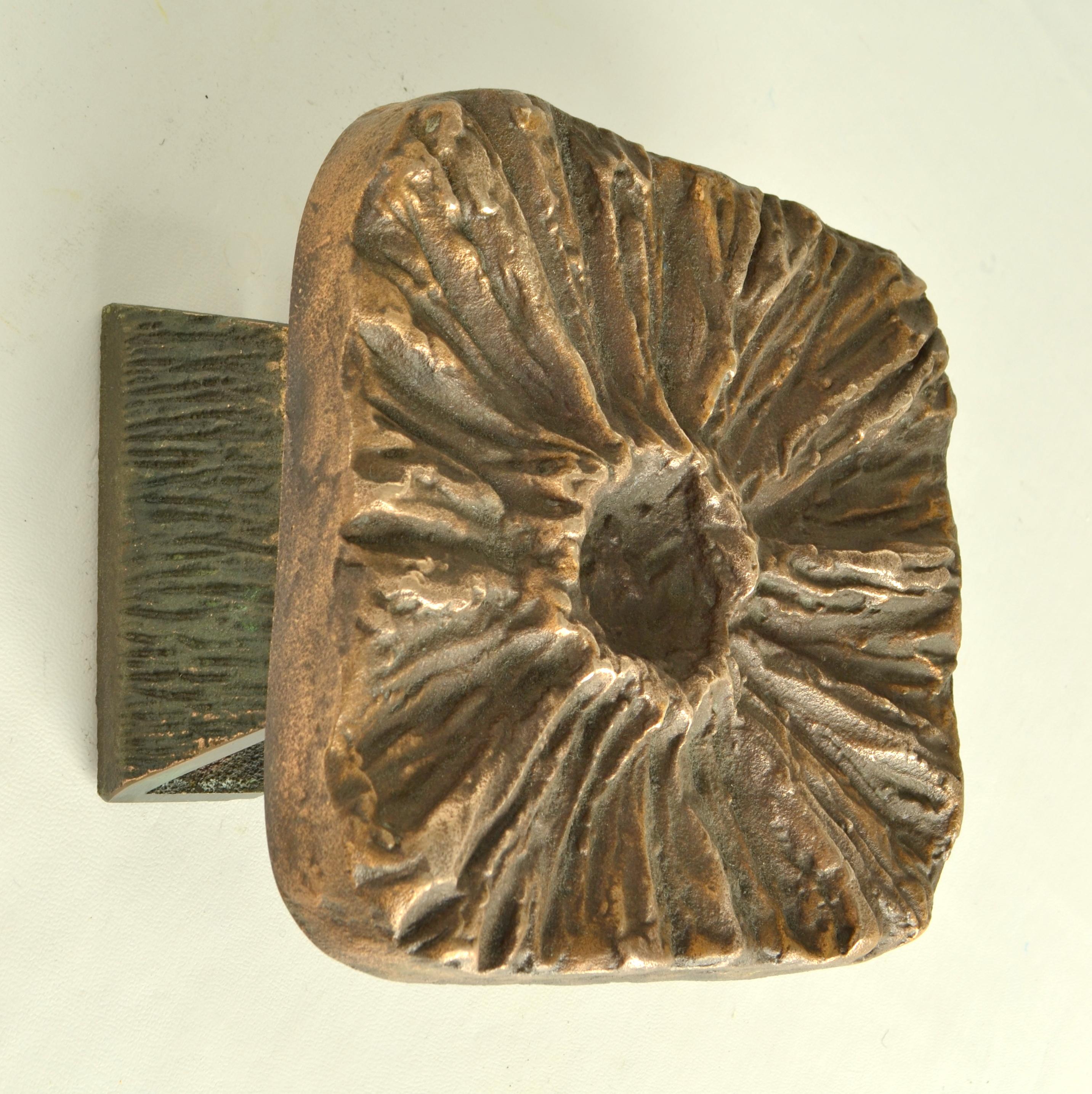 Brutalist Pair of Bronze Square Push Pull Door Handles with Flower Relief For Sale 1