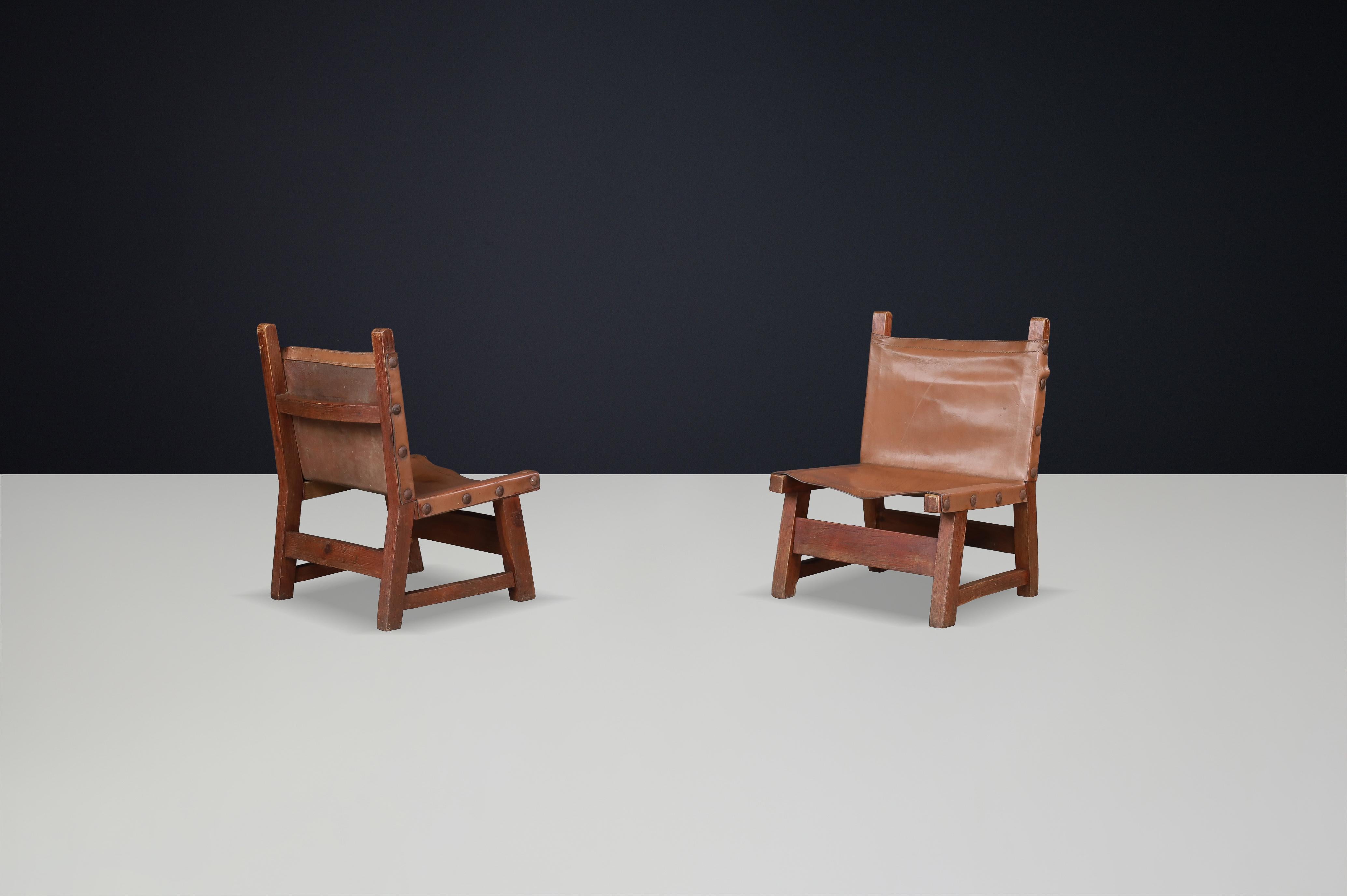 Fauteuils brutalistes en cuir patiné et Wood Wood, Espagne, années 1950 en vente 1