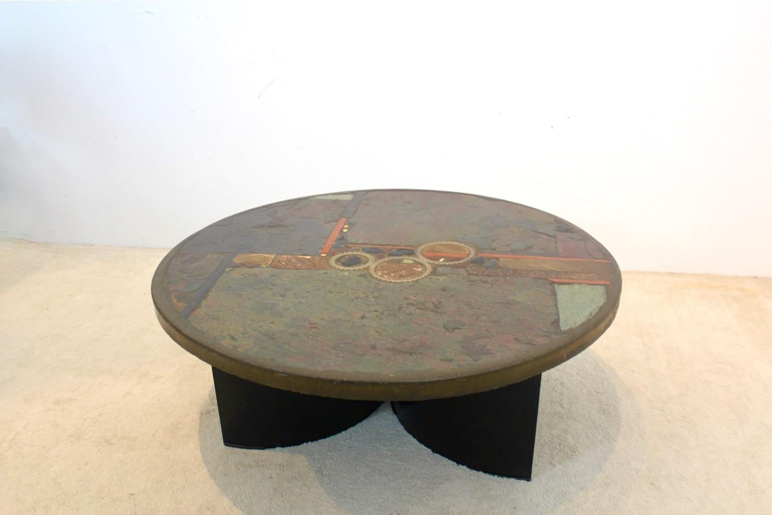Table basse brutaliste Paul Kingma, œuvre d'art unique en ardoise, céramique et laiton en vente 3