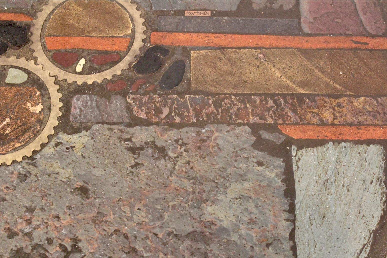 Table basse brutaliste Paul Kingma, œuvre d'art unique en ardoise, céramique et laiton en vente 2