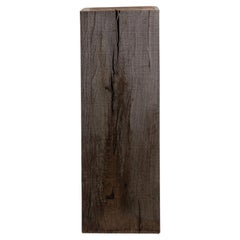 Tavolino con piedistallo in stile brutalista in legno grigio scuro invecchiato, XX secolo