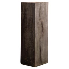 Tavolino con piedistallo in stile brutalista in legno grigio scuro invecchiato, XX secolo