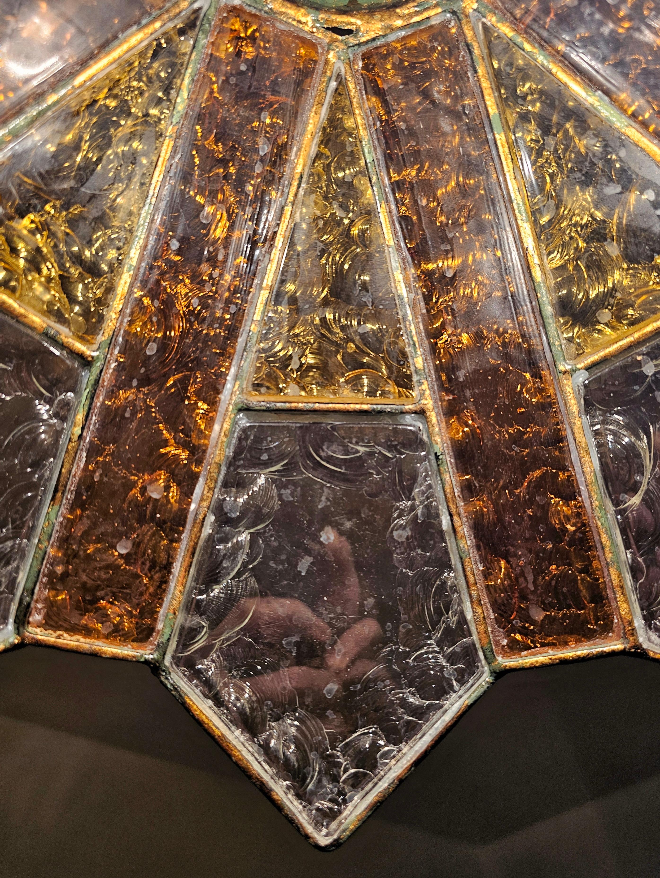 Pendentif brutaliste en verre martelé et fer doré de Longobard, Italie, années 1970 en vente 3