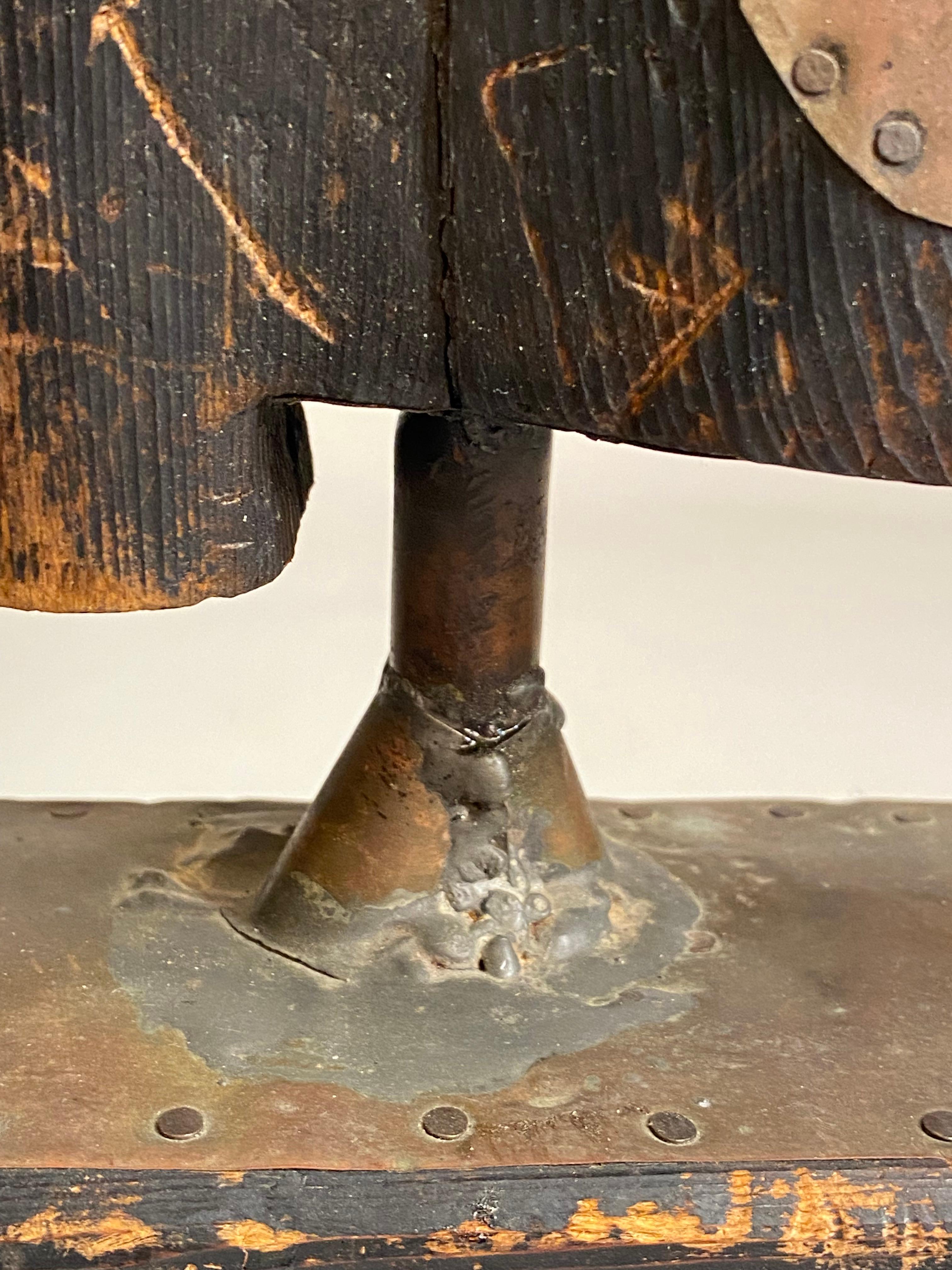 Scultura di coppia in legno e metalli misti del periodo brutalista JN in vendita 12