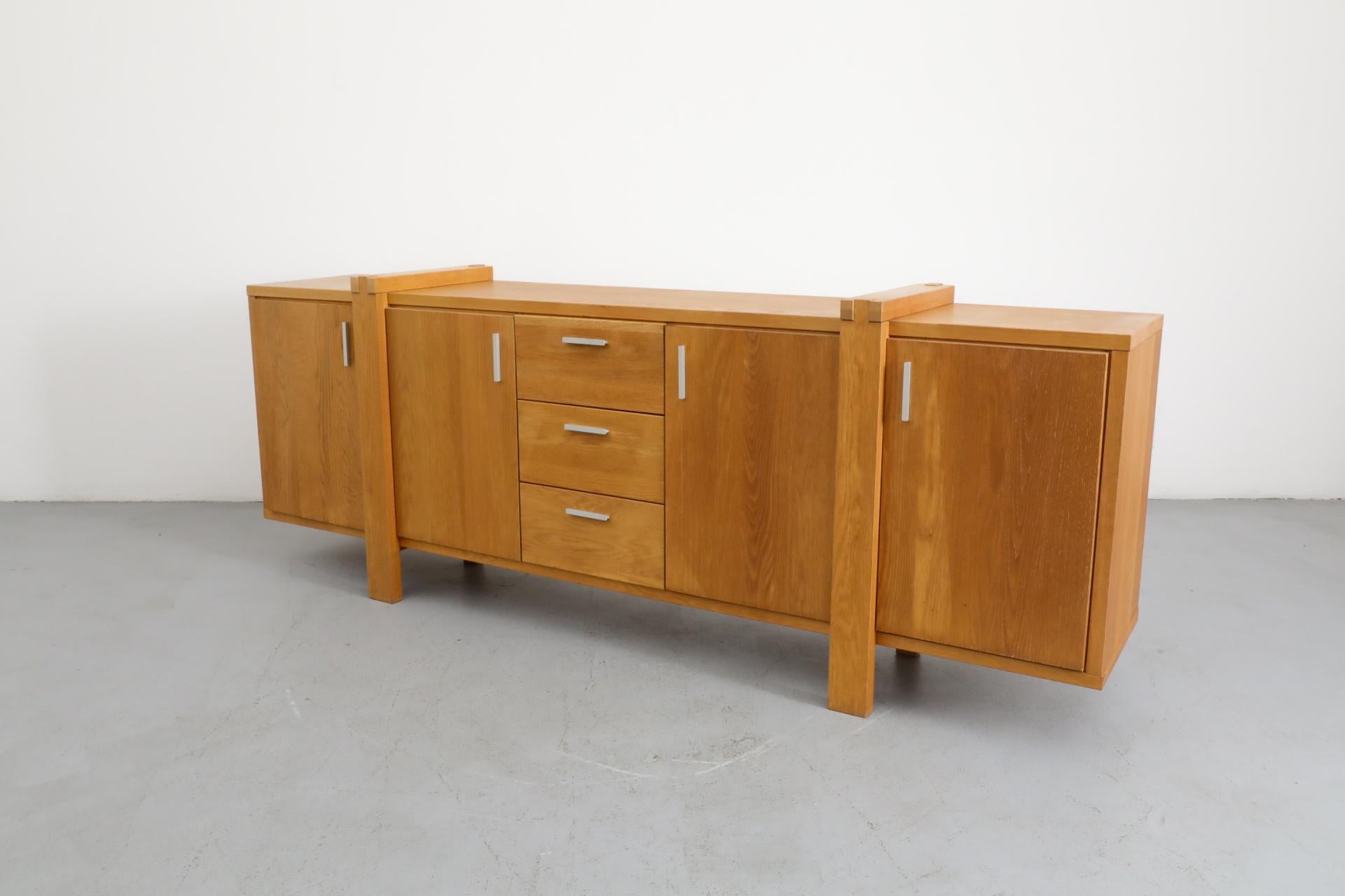 Buffet en chêne d'inspiration brutaliste Pierre Chapo de Mintjens Belgische Meubelmakers en vente 8