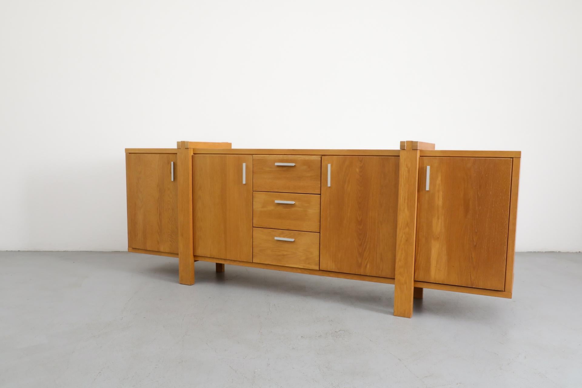 Mid-Century Modern Buffet en chêne d'inspiration brutaliste Pierre Chapo de Mintjens Belgische Meubelmakers en vente