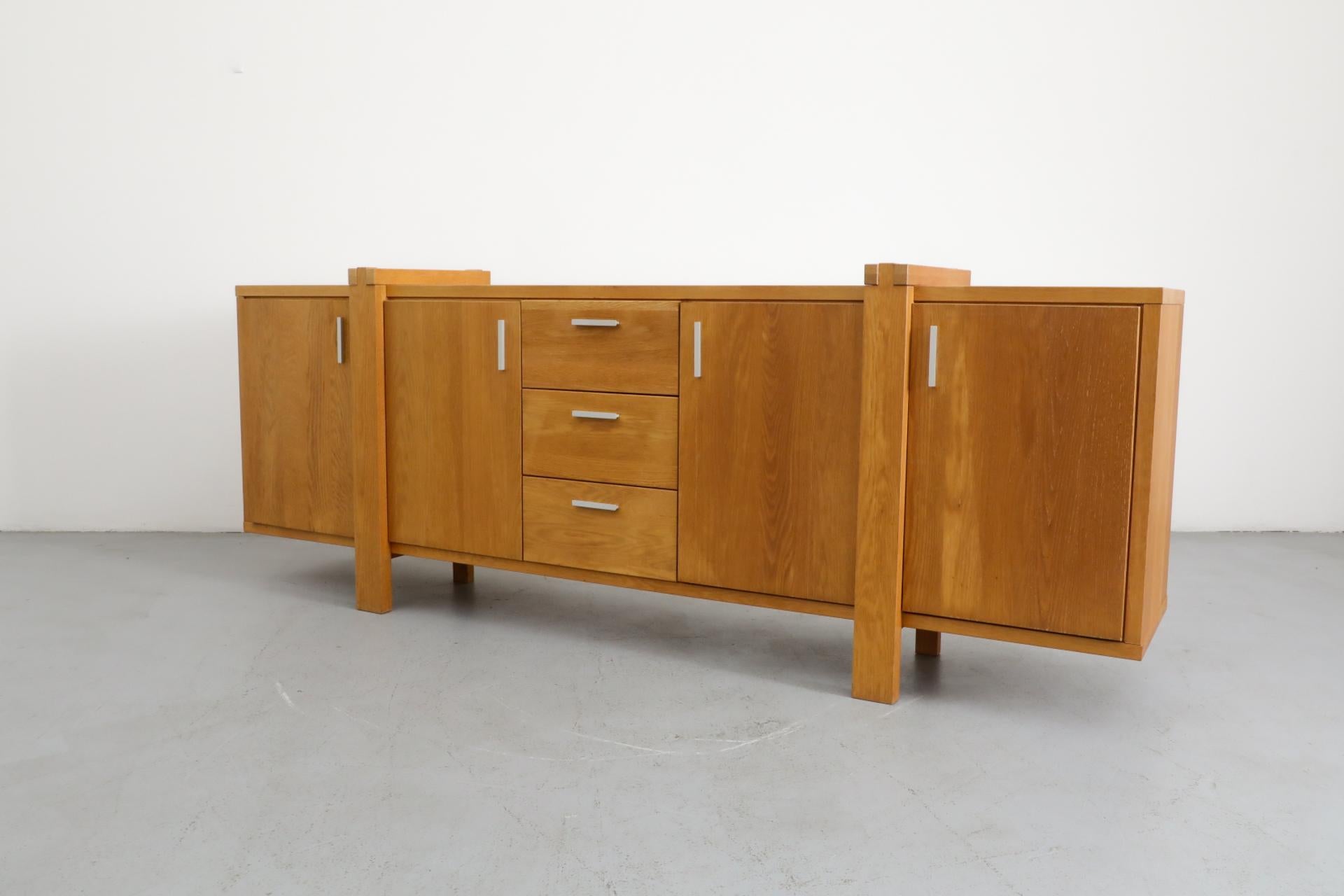 Chêne Buffet en chêne d'inspiration brutaliste Pierre Chapo de Mintjens Belgische Meubelmakers en vente